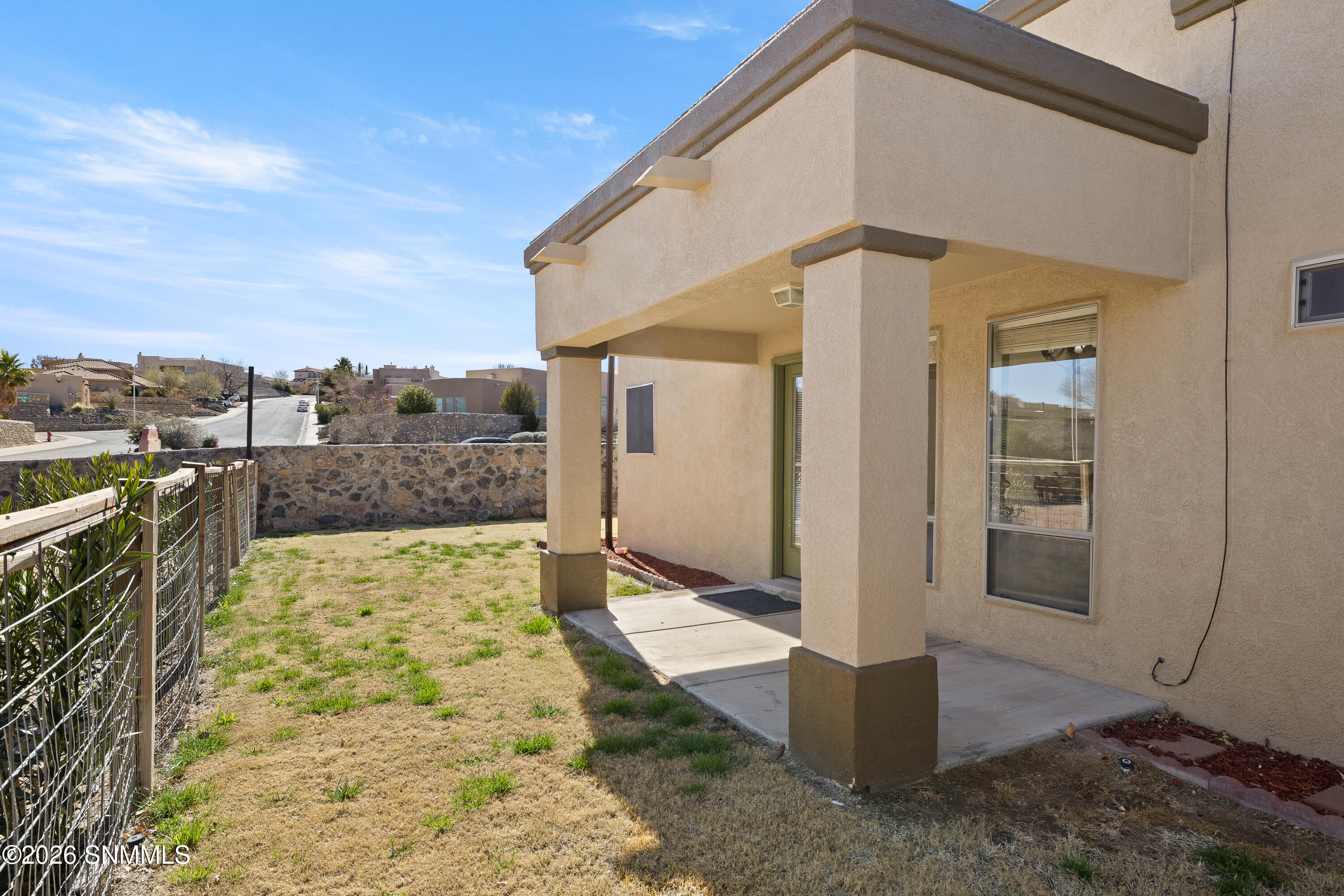 2902-Quasar-MLS-Camera-Guy-32