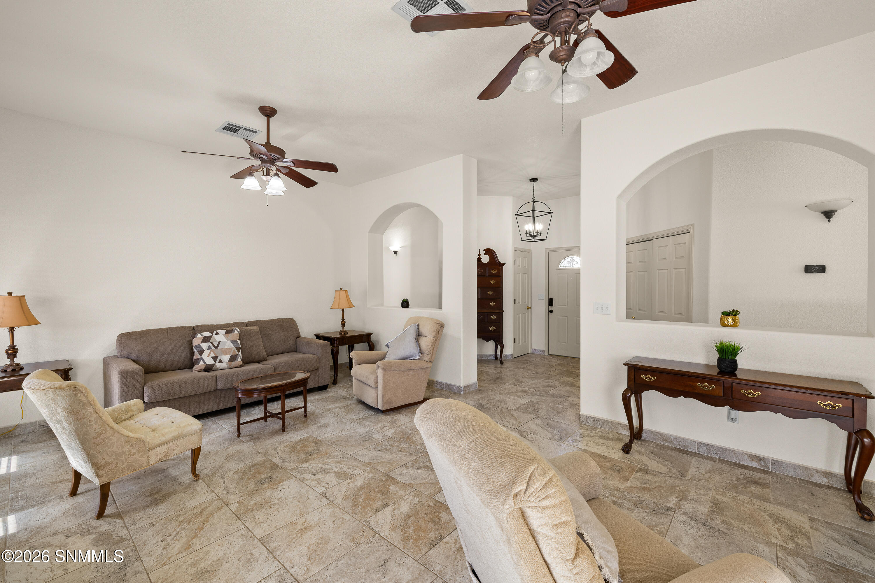 2902-Quasar-MLS-Camera-Guy-7