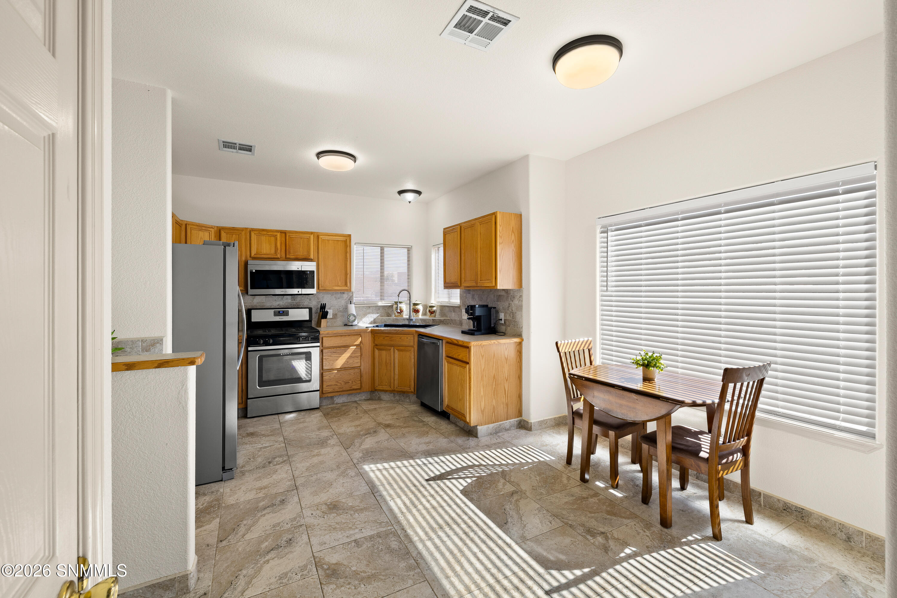 2902-Quasar-MLS-Camera-Guy-8