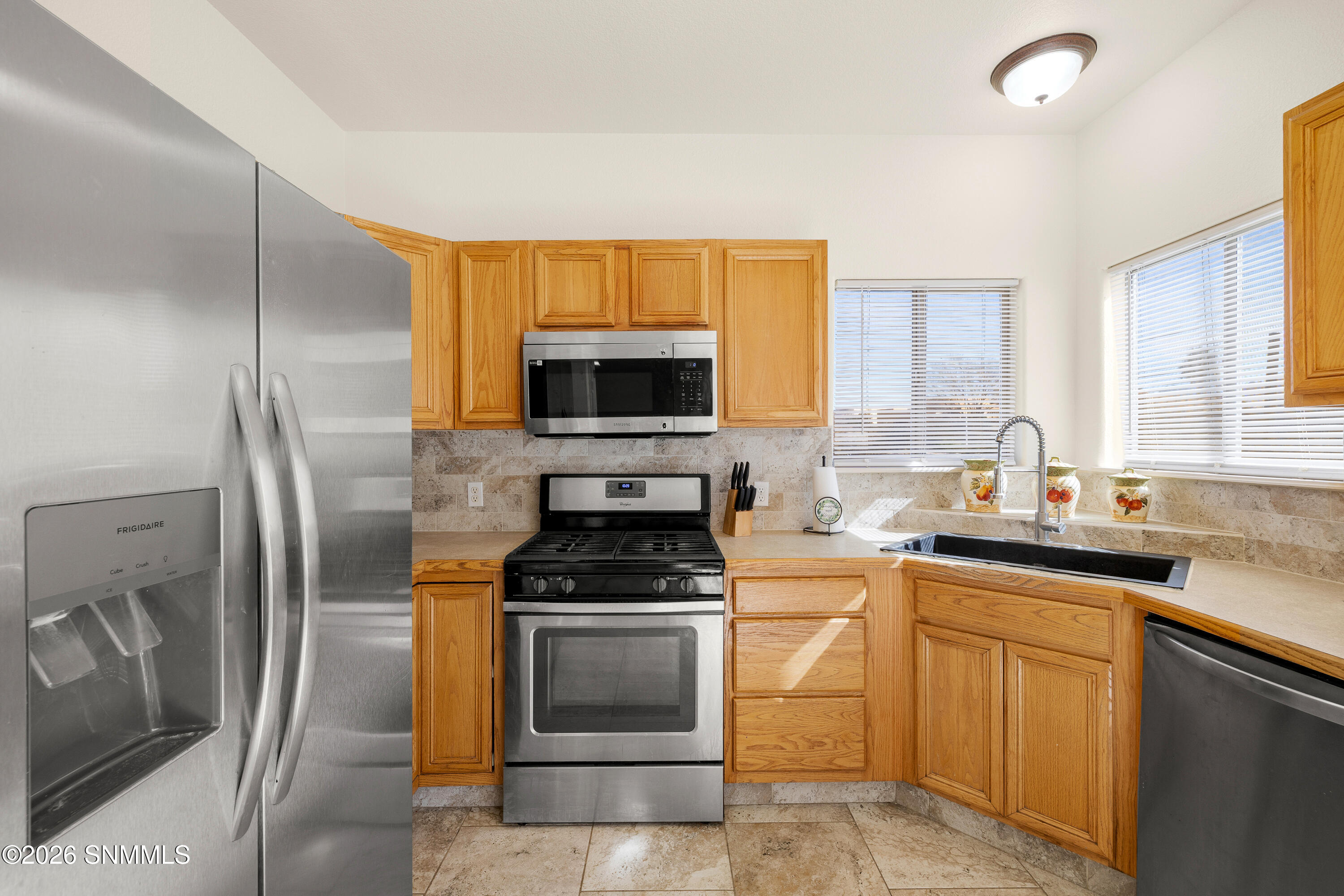 2902-Quasar-MLS-Camera-Guy-9