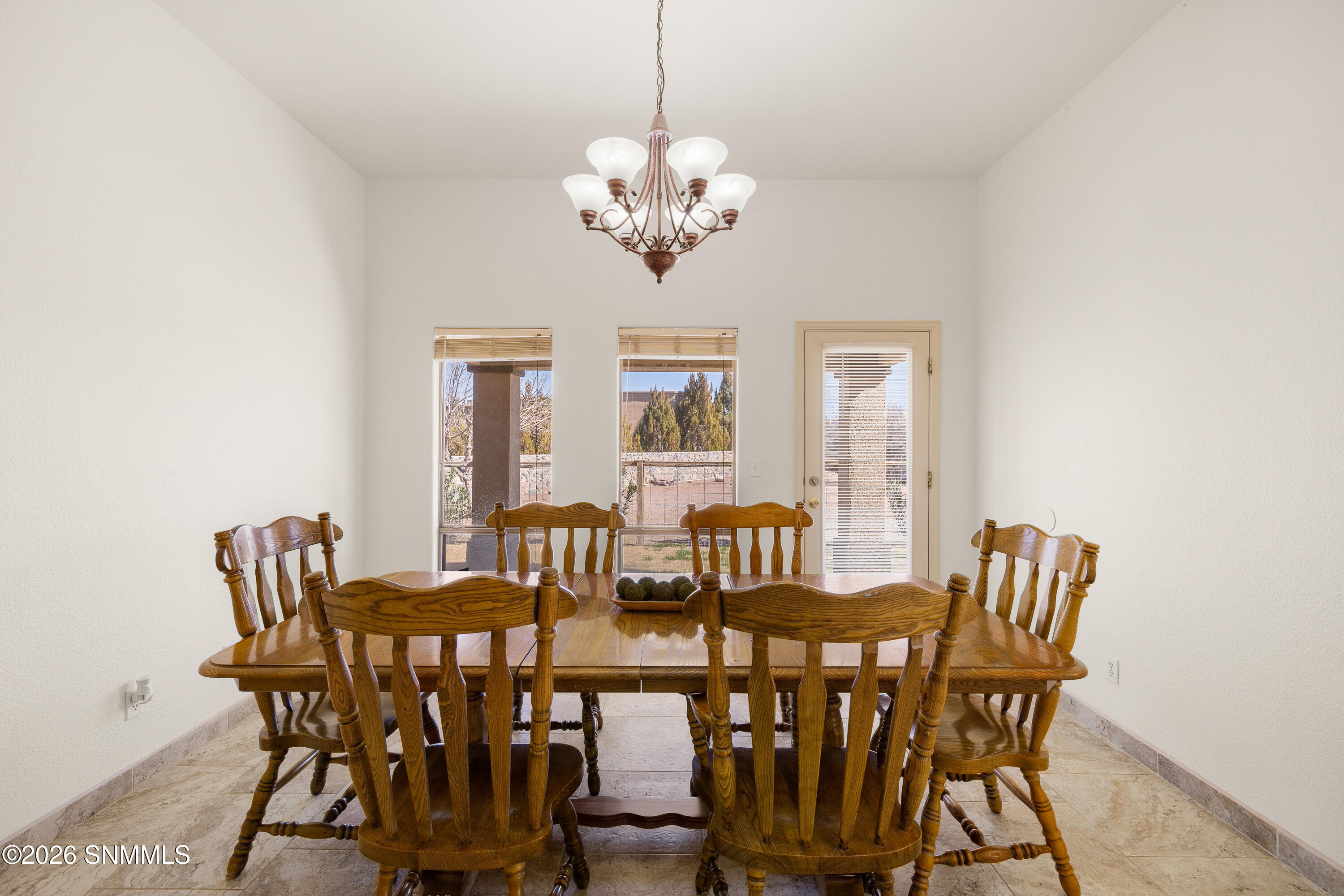 2902-Quasar-MLS-Camera-Guy-10