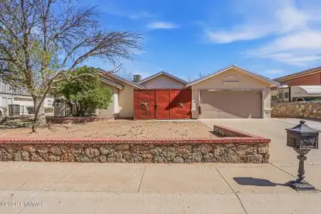 106 Torrey Pines Drive, Santa Teresa, New Mexico 88008, 3 Bedrooms Bedrooms, ,2 BathroomsBathrooms,Residential,For Sale,Torrey Pines,2600658