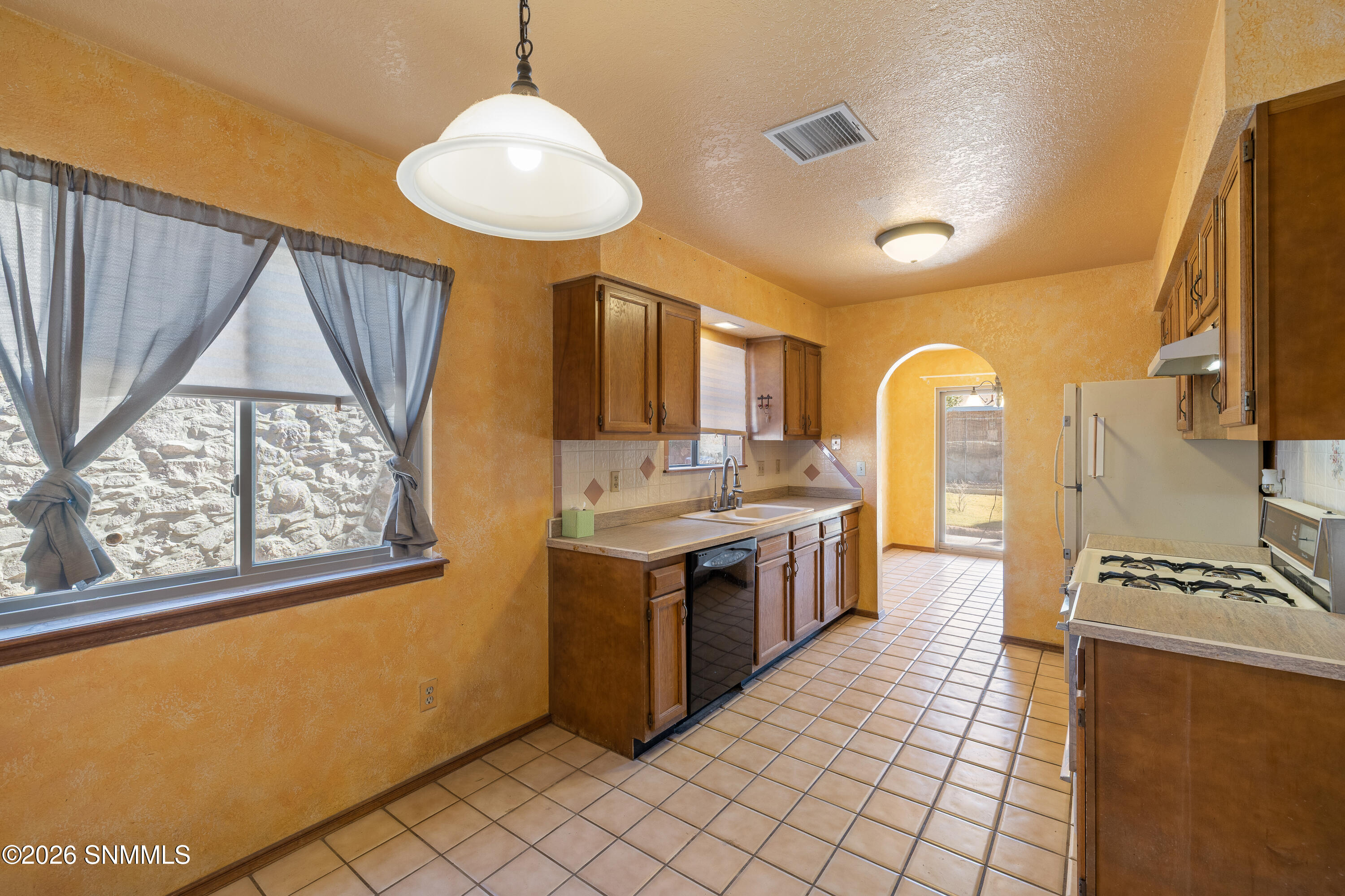 1930-Craig-MLS-Camera-Guy-12