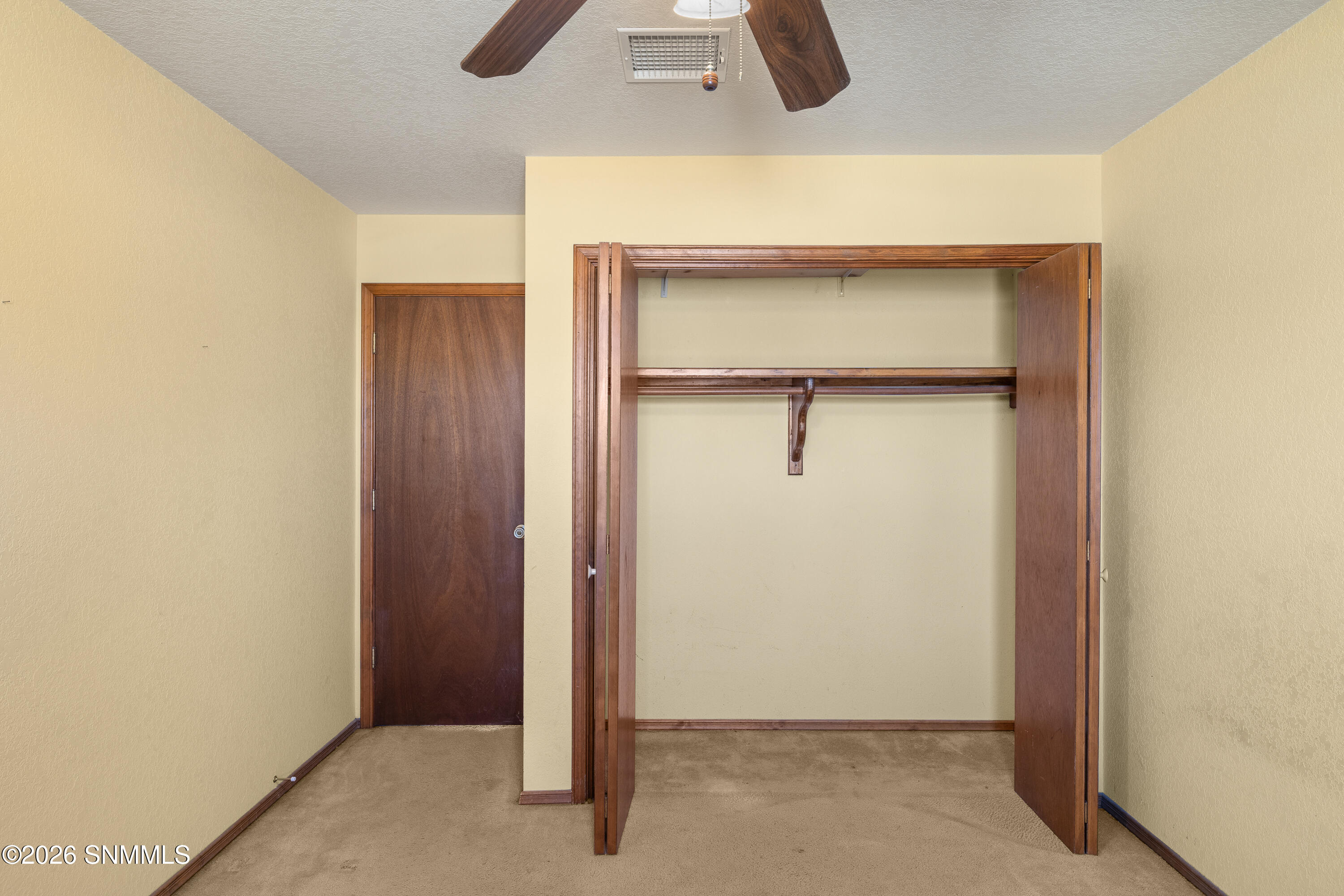 1930-Craig-MLS-Camera-Guy-17