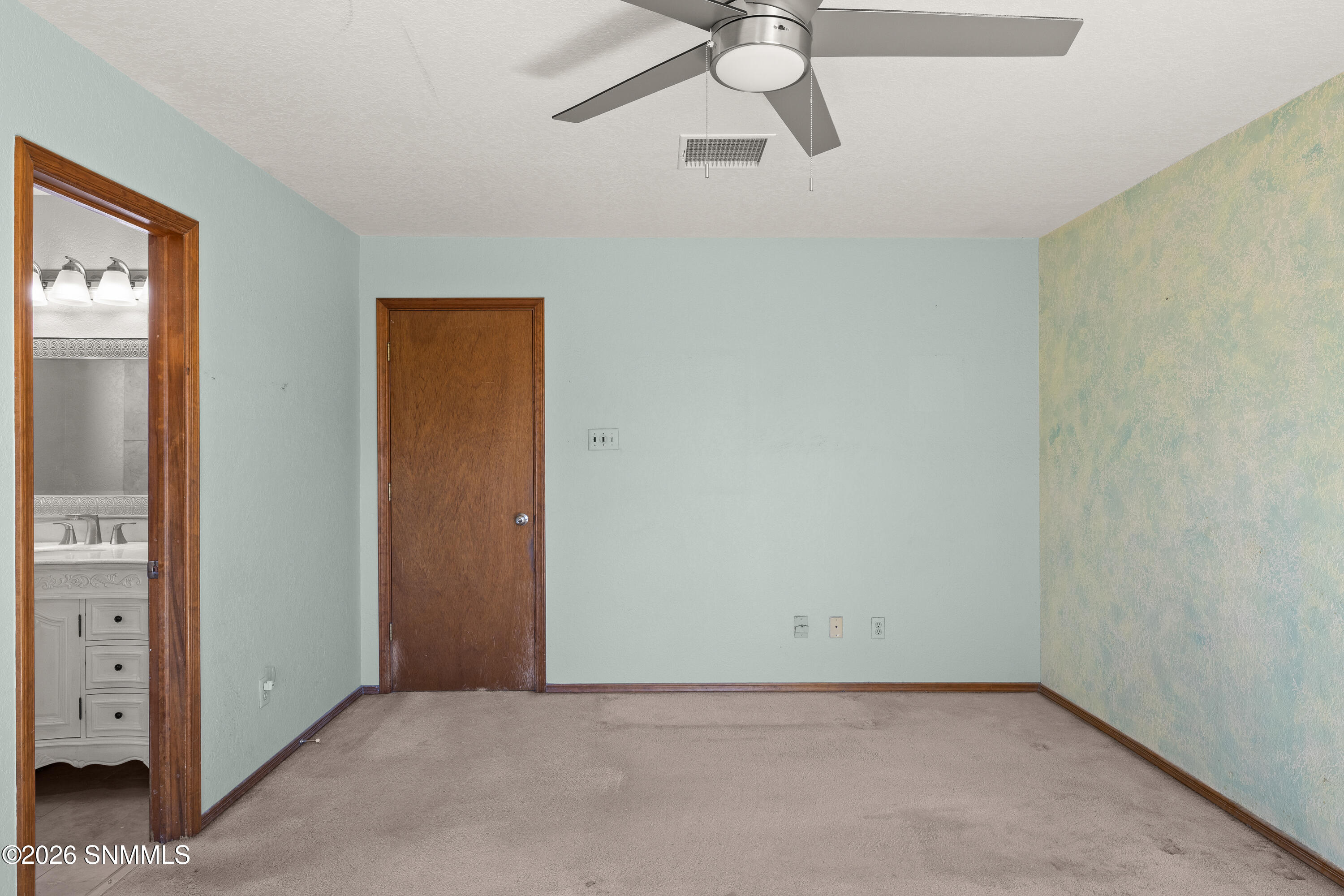 1930-Craig-MLS-Camera-Guy-21