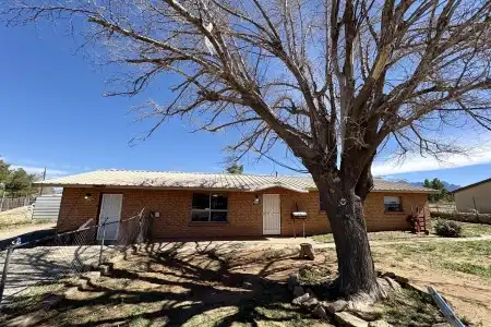 5050 Churchill Avenue, Las Cruces, New Mexico 88011, 3 Bedrooms Bedrooms, ,1.75 BathroomsBathrooms,Residential,For Sale,Churchill,2600681