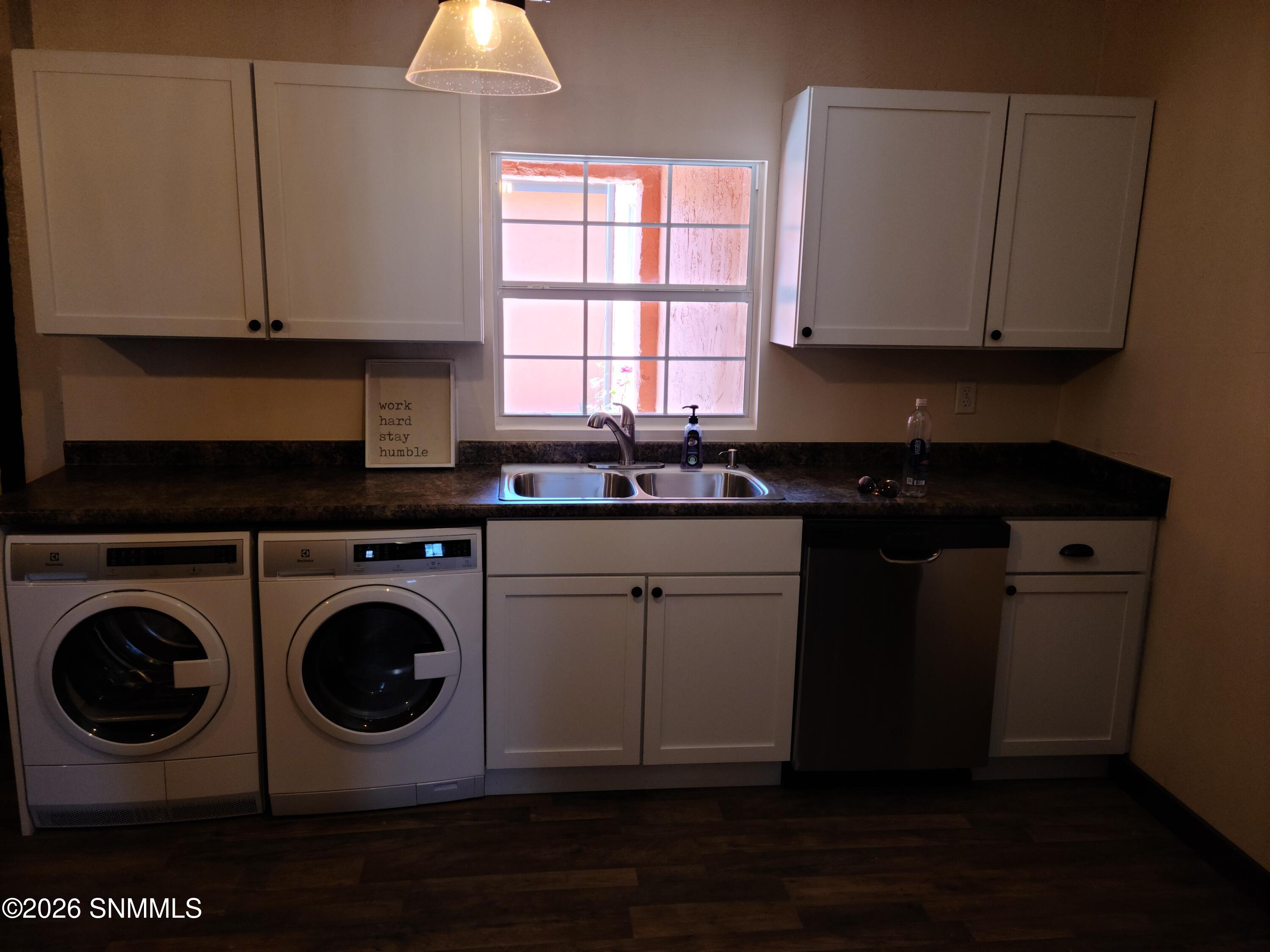 227 San Pedro Washer & dryer