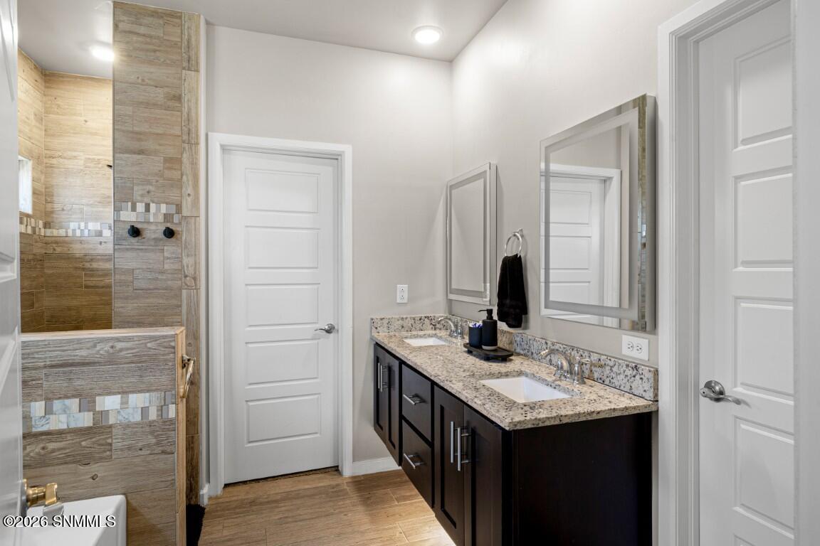 890-Holly-Park-MLS-Camera-Guy-24