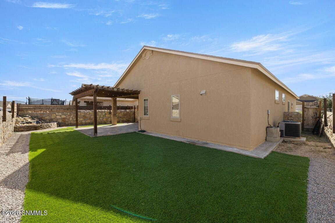 890-Holly-Park-MLS-Camera-Guy-29