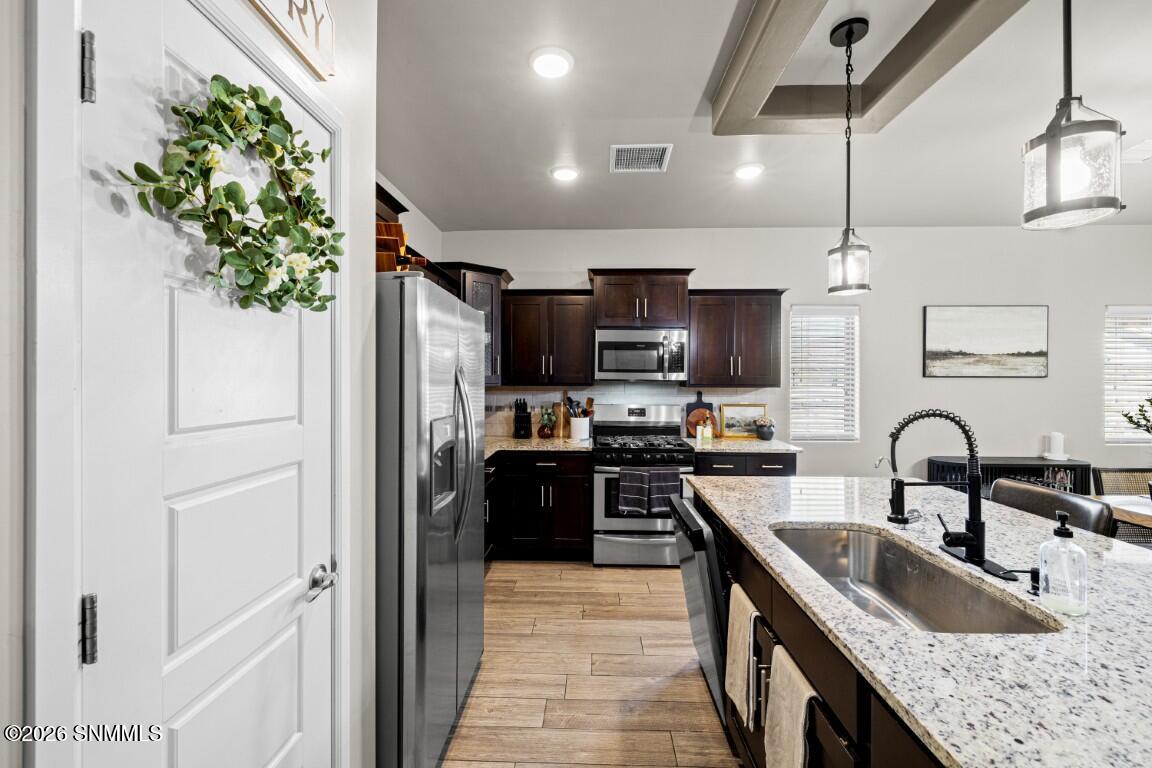 890-Holly-Park-MLS-Camera-Guy-15