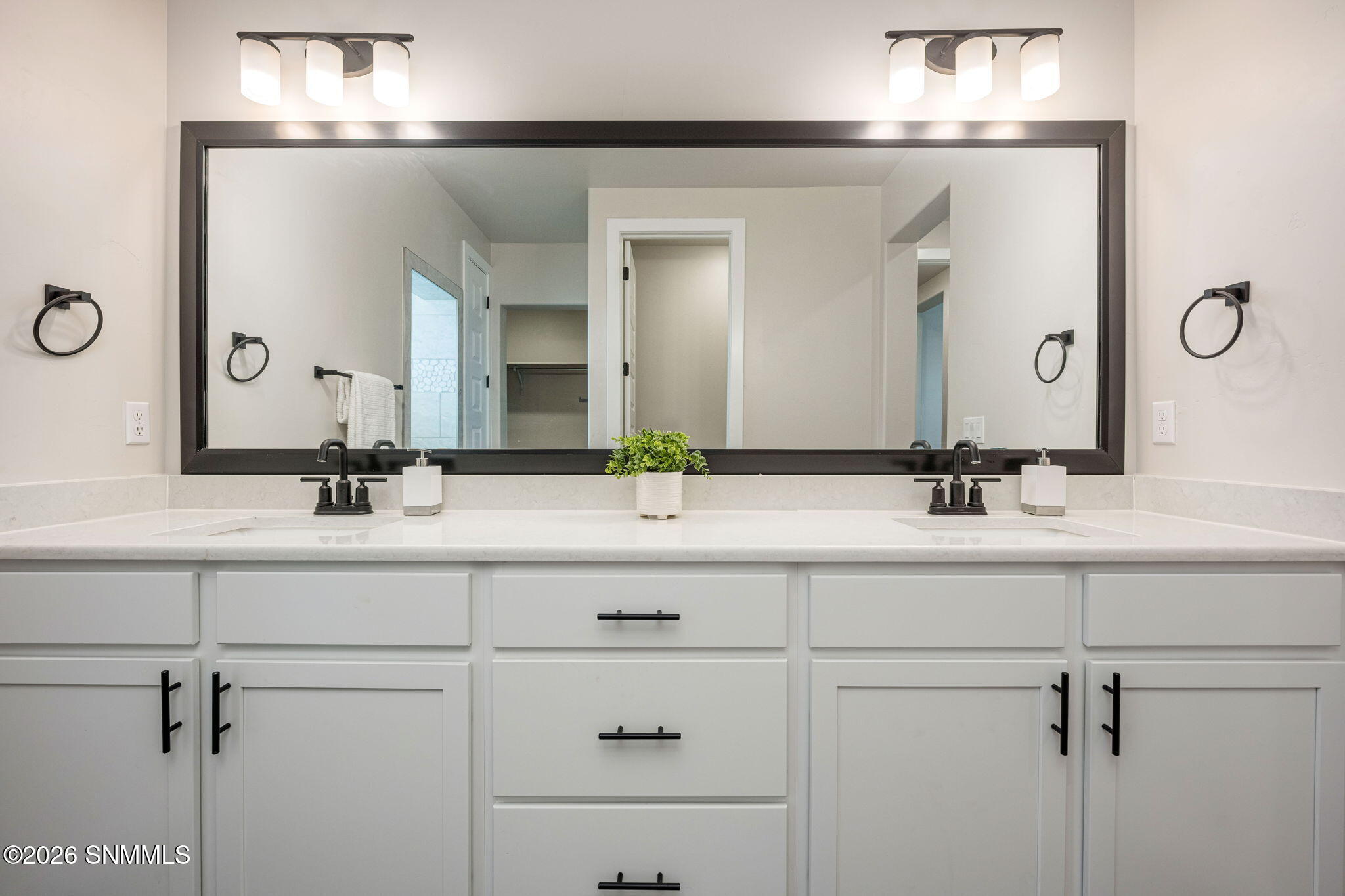 25-web-or-mls-Snappin Homes (Rosemary624