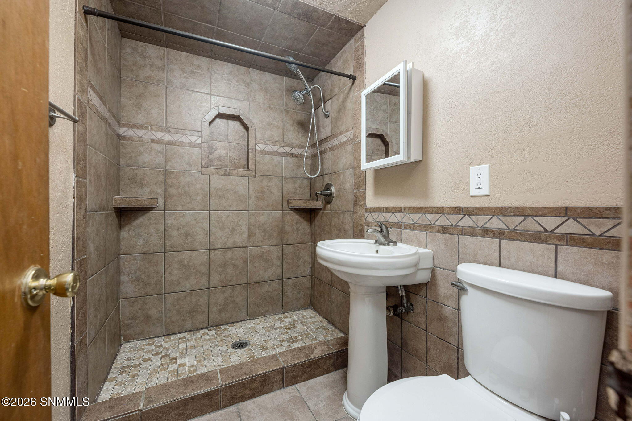 28-web-or-mls-Snappin Homes (CalleDeSuen