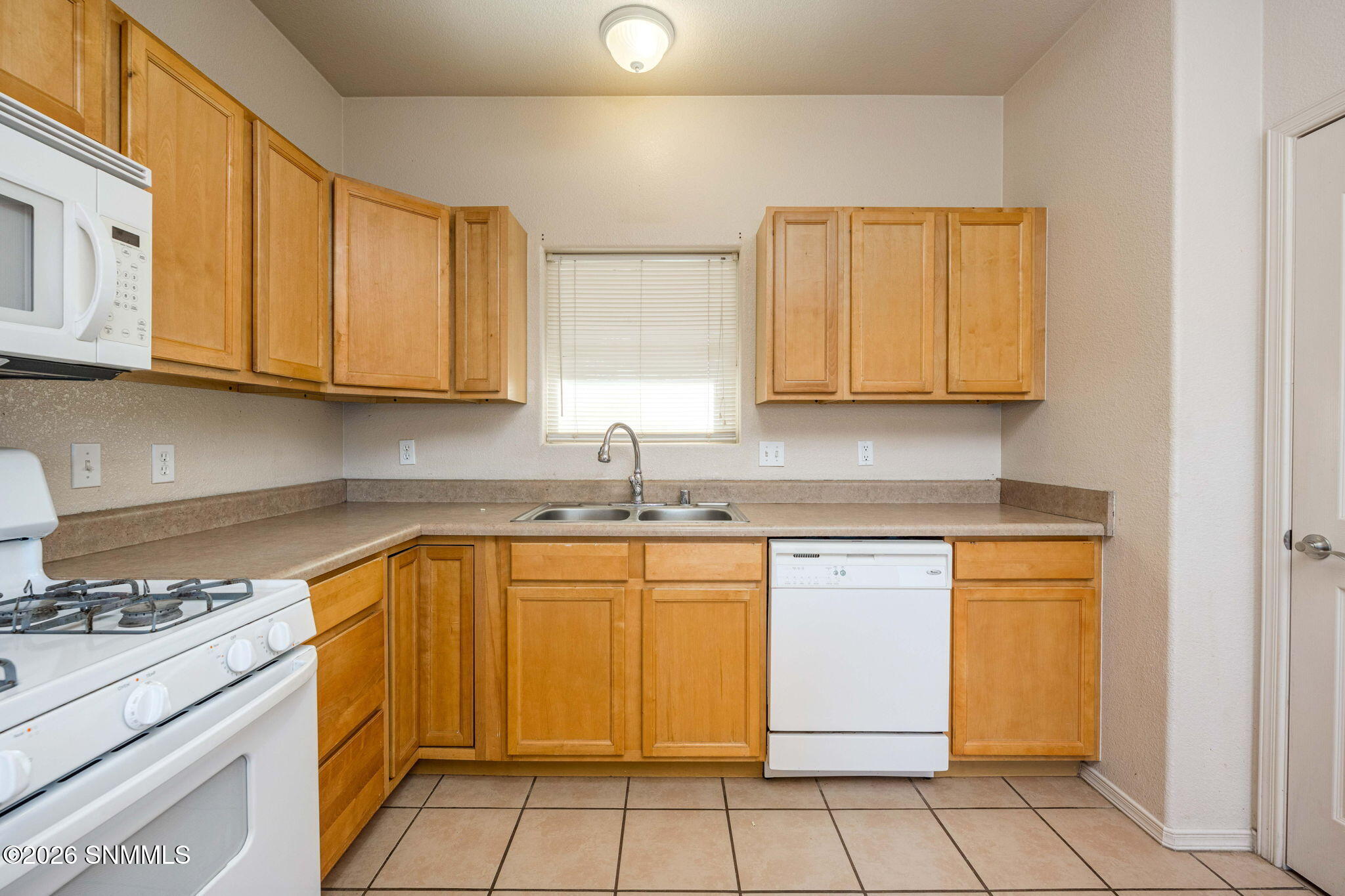 17-web-or-mls-Snappin Homes (Rimrock4626