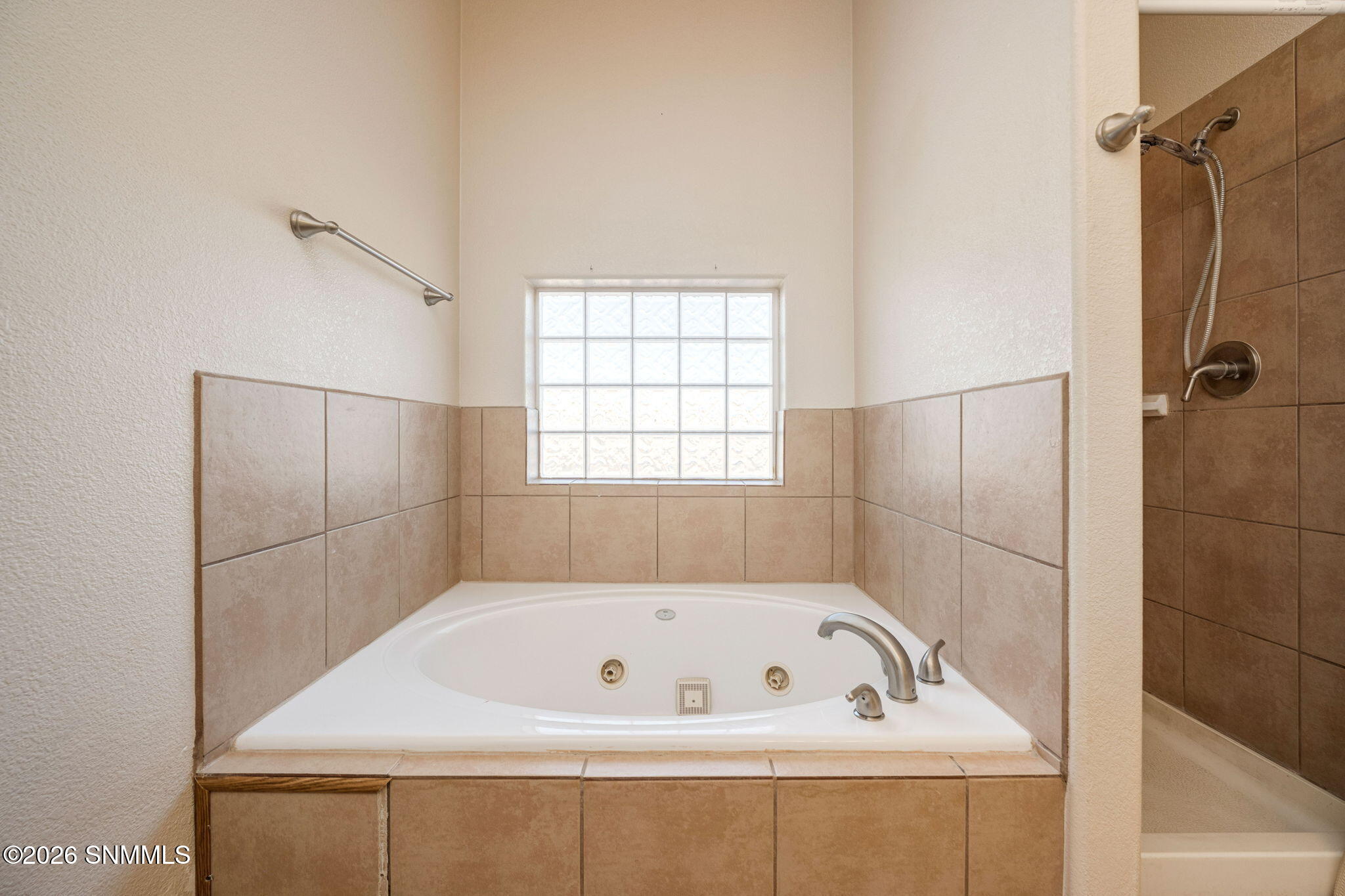 36-web-or-mls-Snappin Homes (Rimrock4626