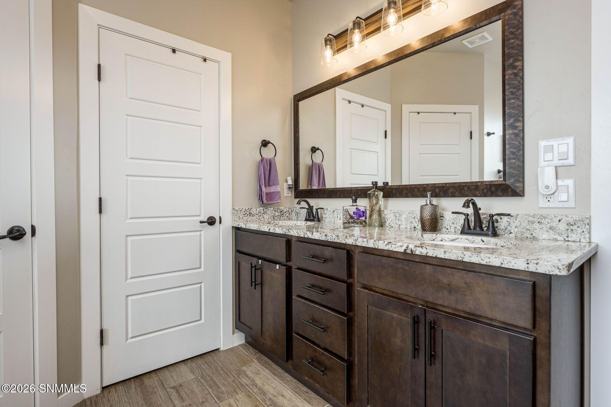 25-web-or-mls-Snappin Homes (Pacific3957