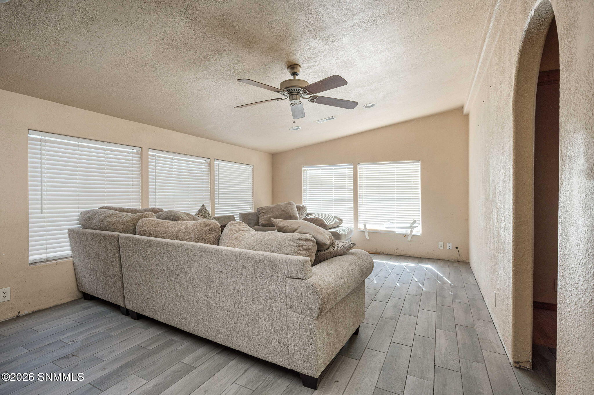 12-web-or-mls-Snappin Homes (Country4740