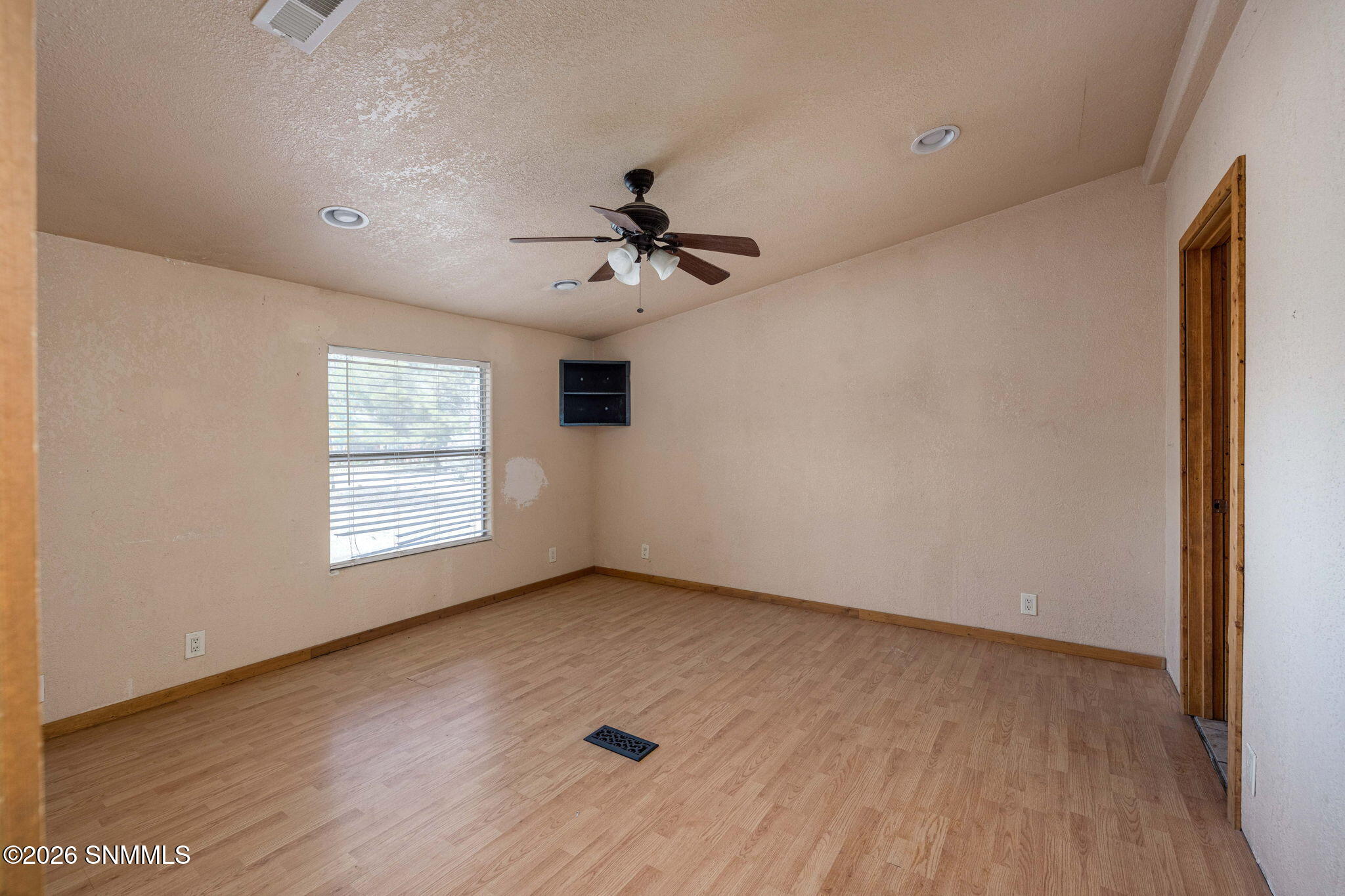 14-web-or-mls-Snappin Homes (Country4740