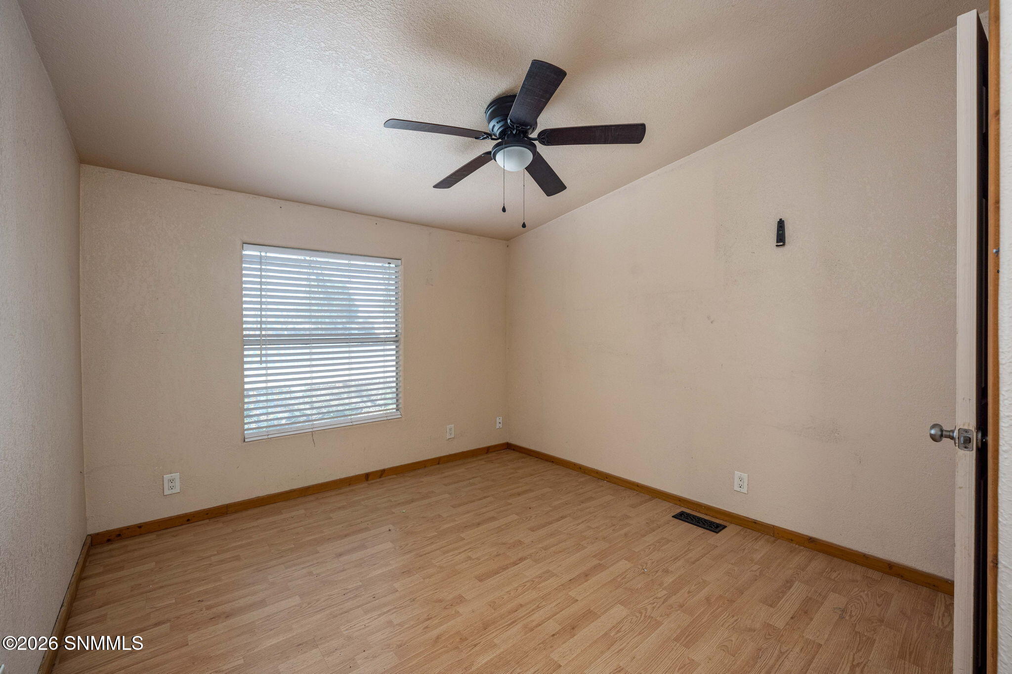 20-web-or-mls-Snappin Homes (Country4740