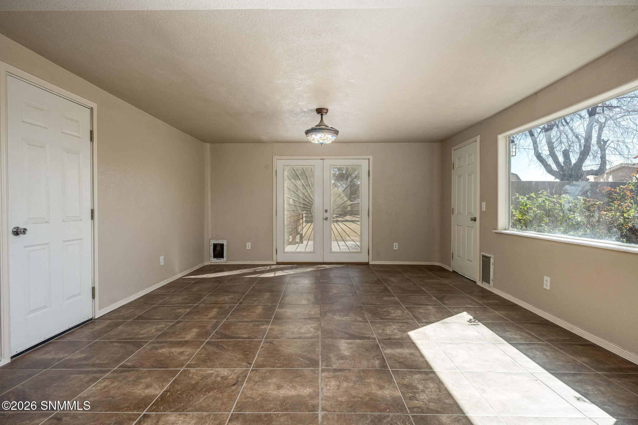 16-web-or-mls-Snappin Homes (Redland5016