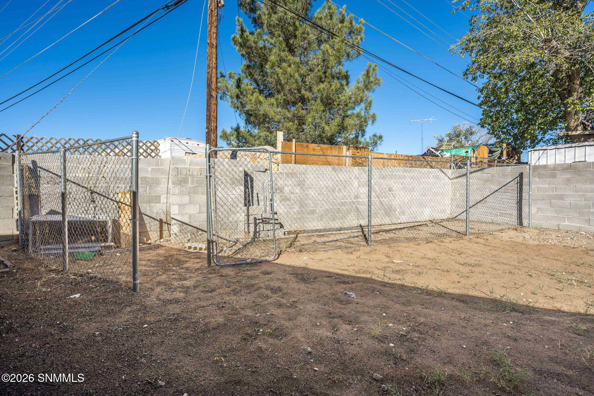 32-web-or-mls-Snappin Homes (Skyway1205)