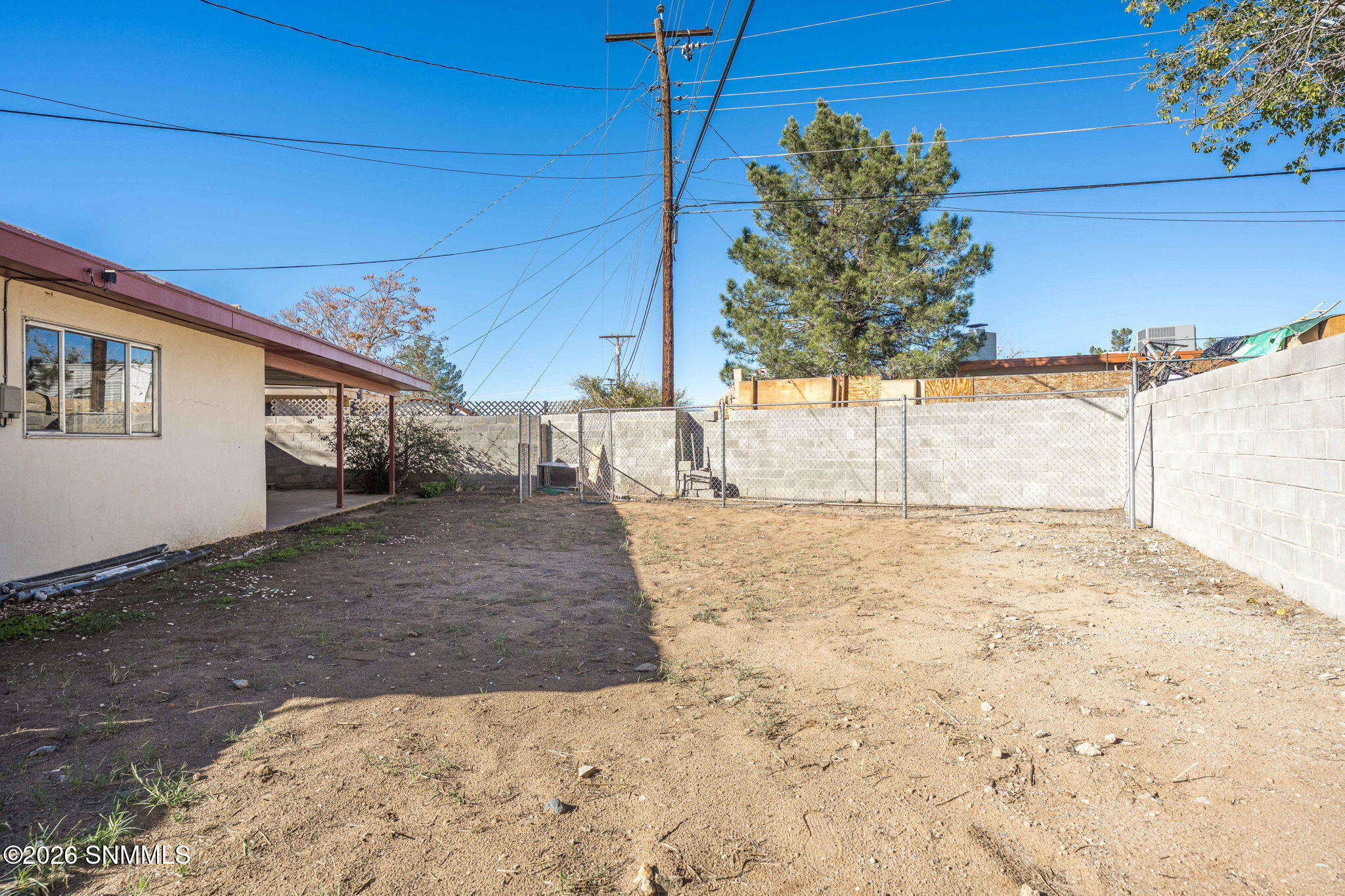 33-web-or-mls-Snappin Homes (Skyway1205)