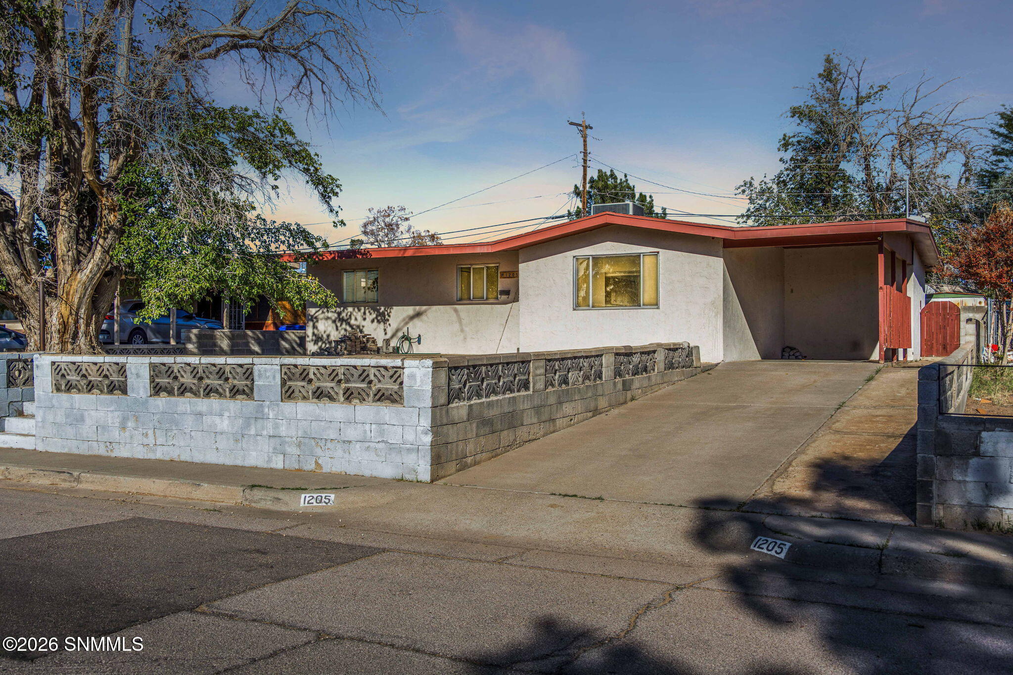 36-web-or-mls-Snappin Homes (Skyway1205)