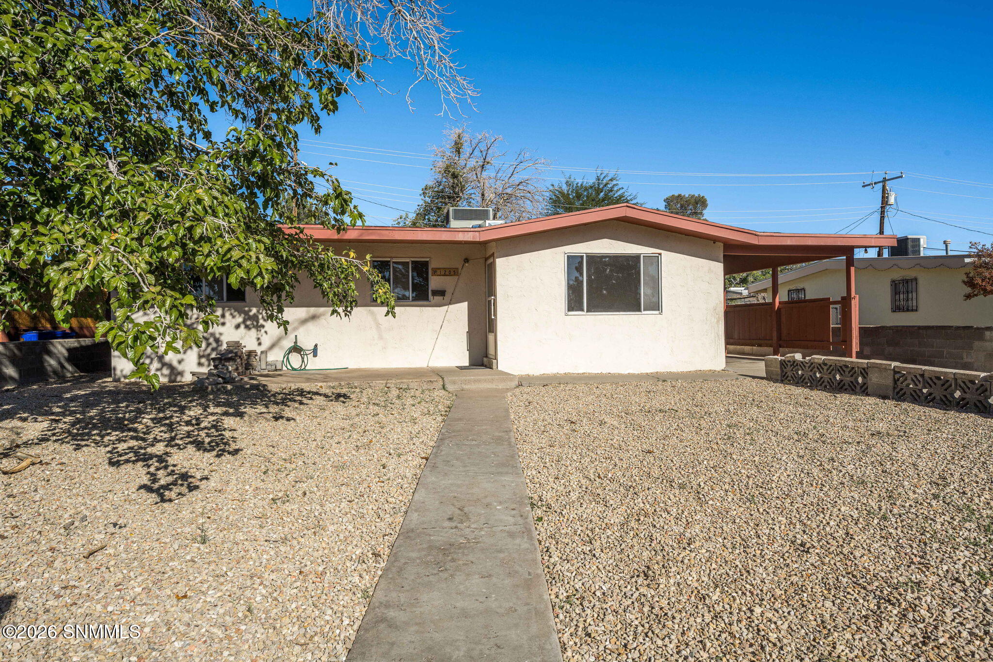 3-web-or-mls-Snappin Homes (Skyway1205)-