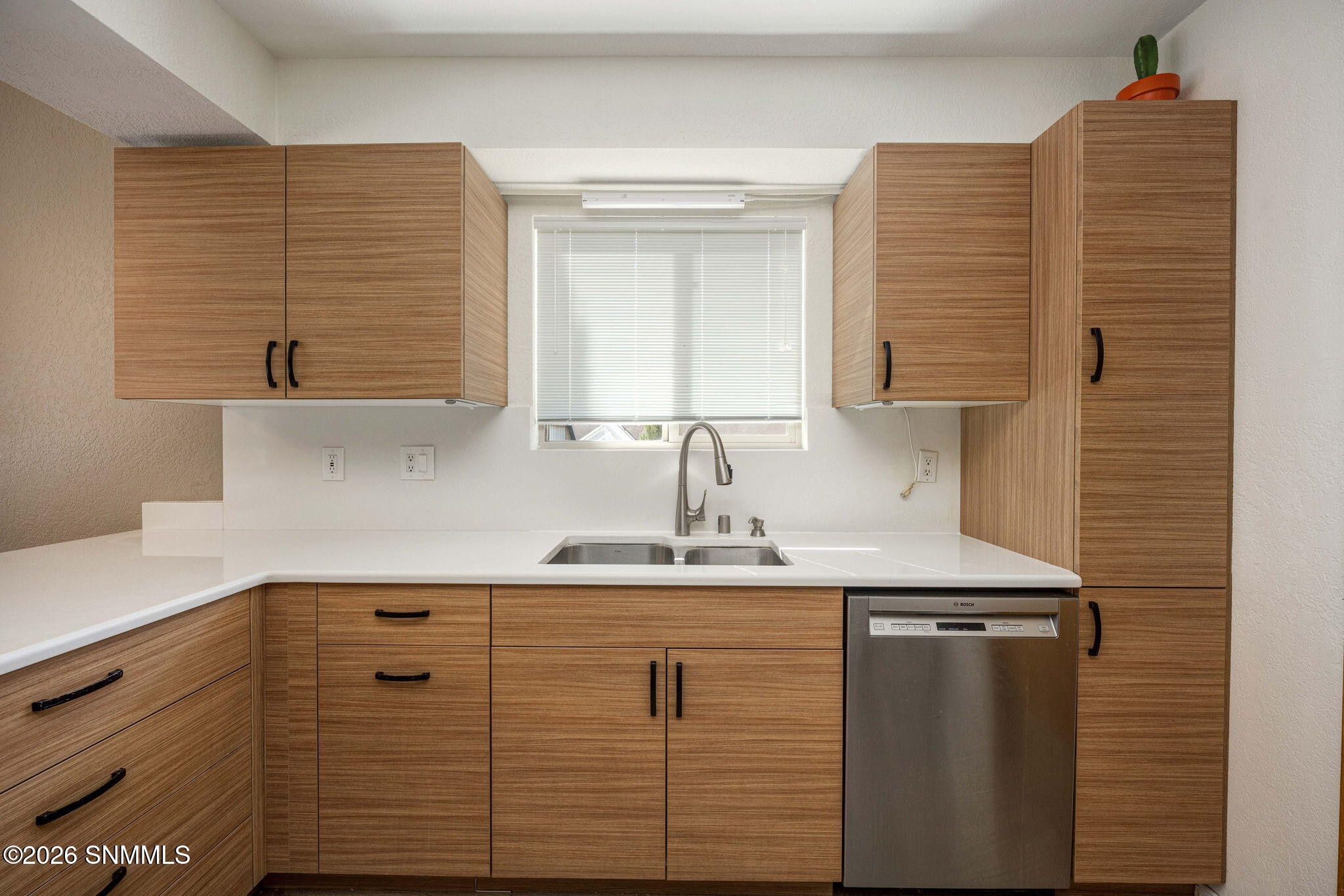 16-web-or-mls-Snappin Homes (Berkshire11