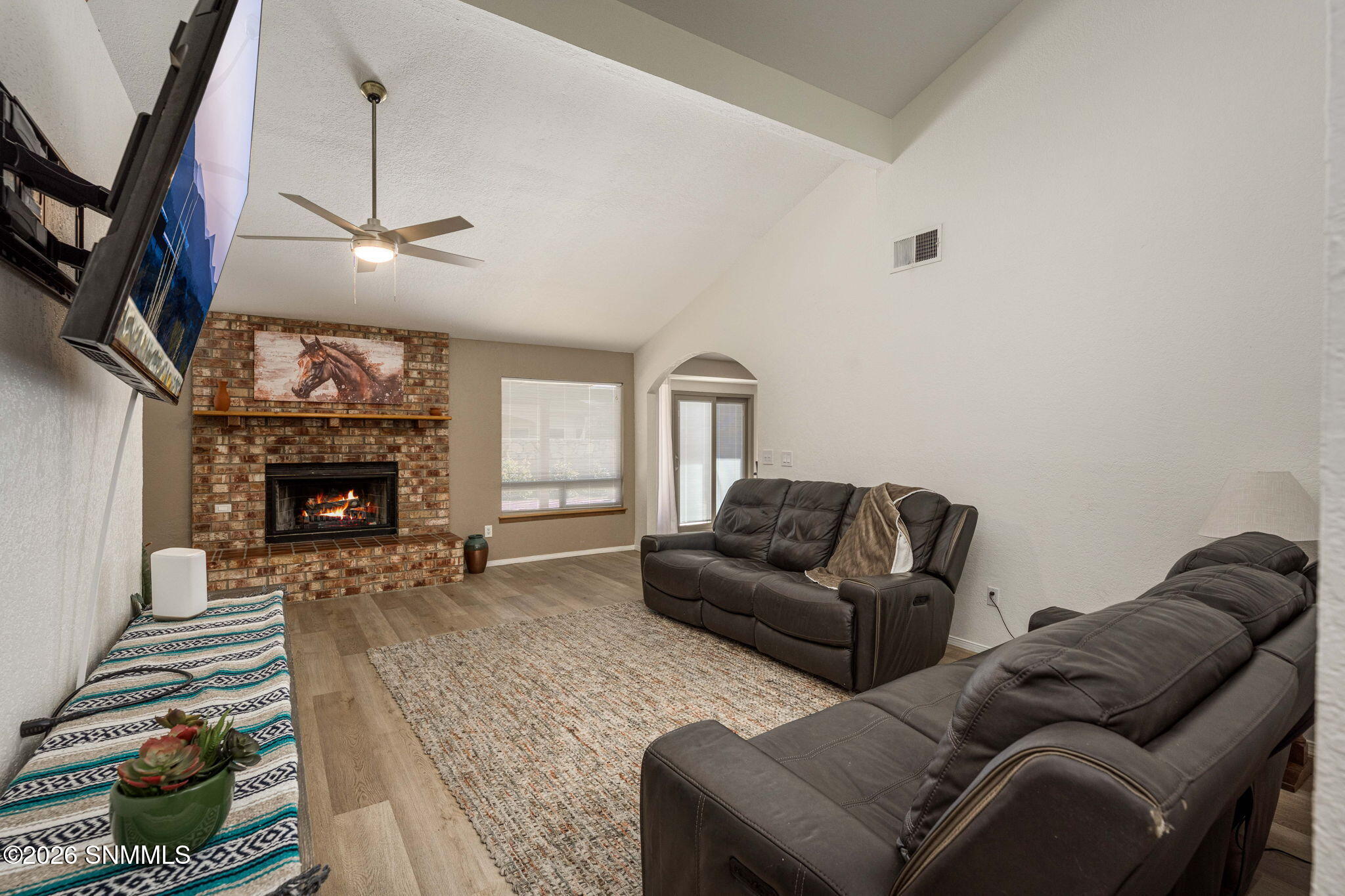 5-web-or-mls-Snappin Homes (Berkshire114