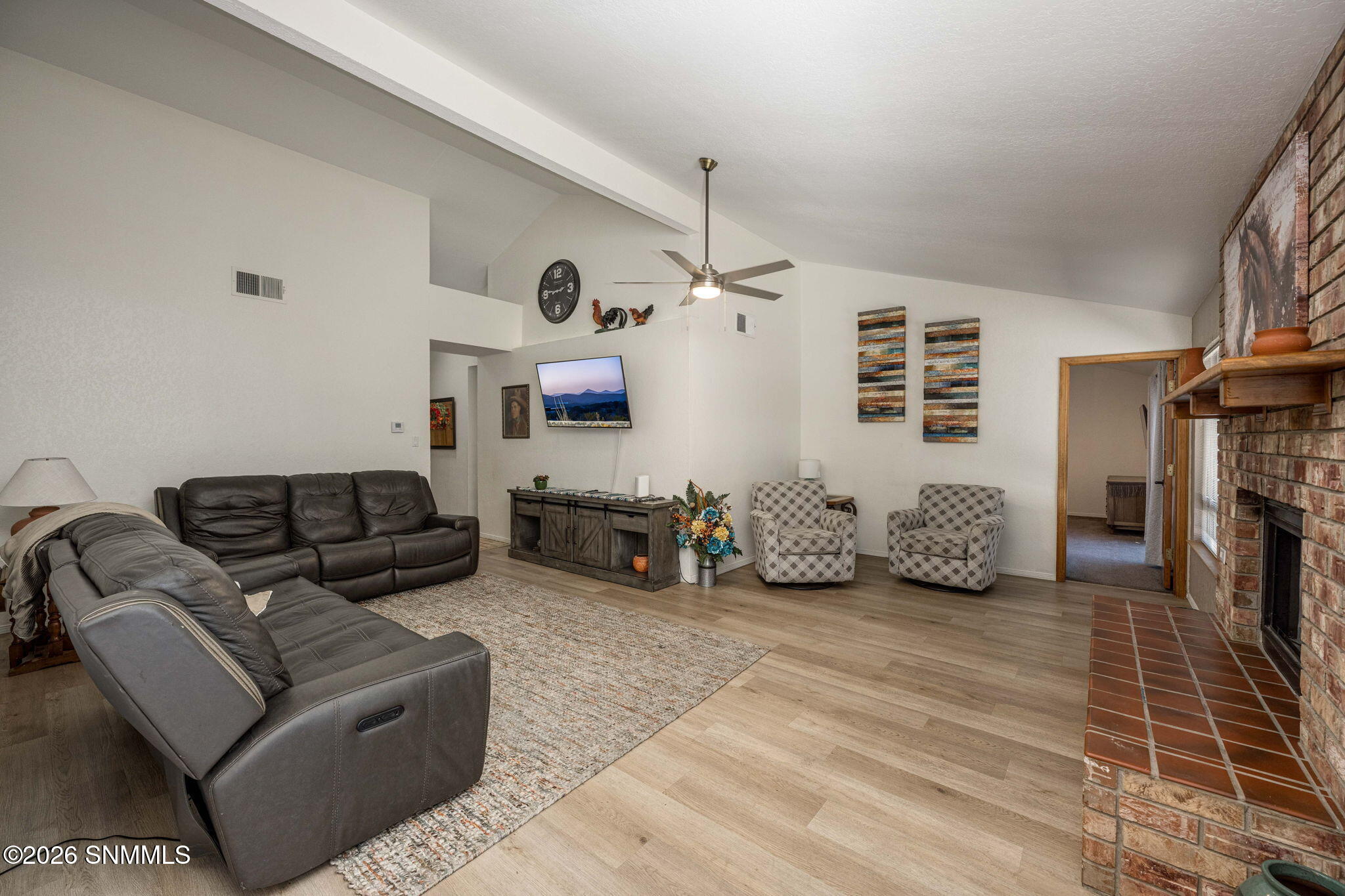 7-web-or-mls-Snappin Homes (Berkshire114