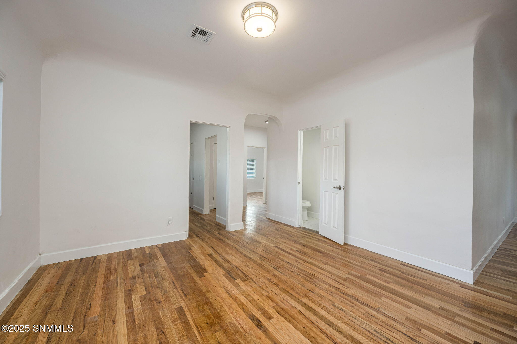 12-web-or-mls-Snappin Homes (Willoughby2