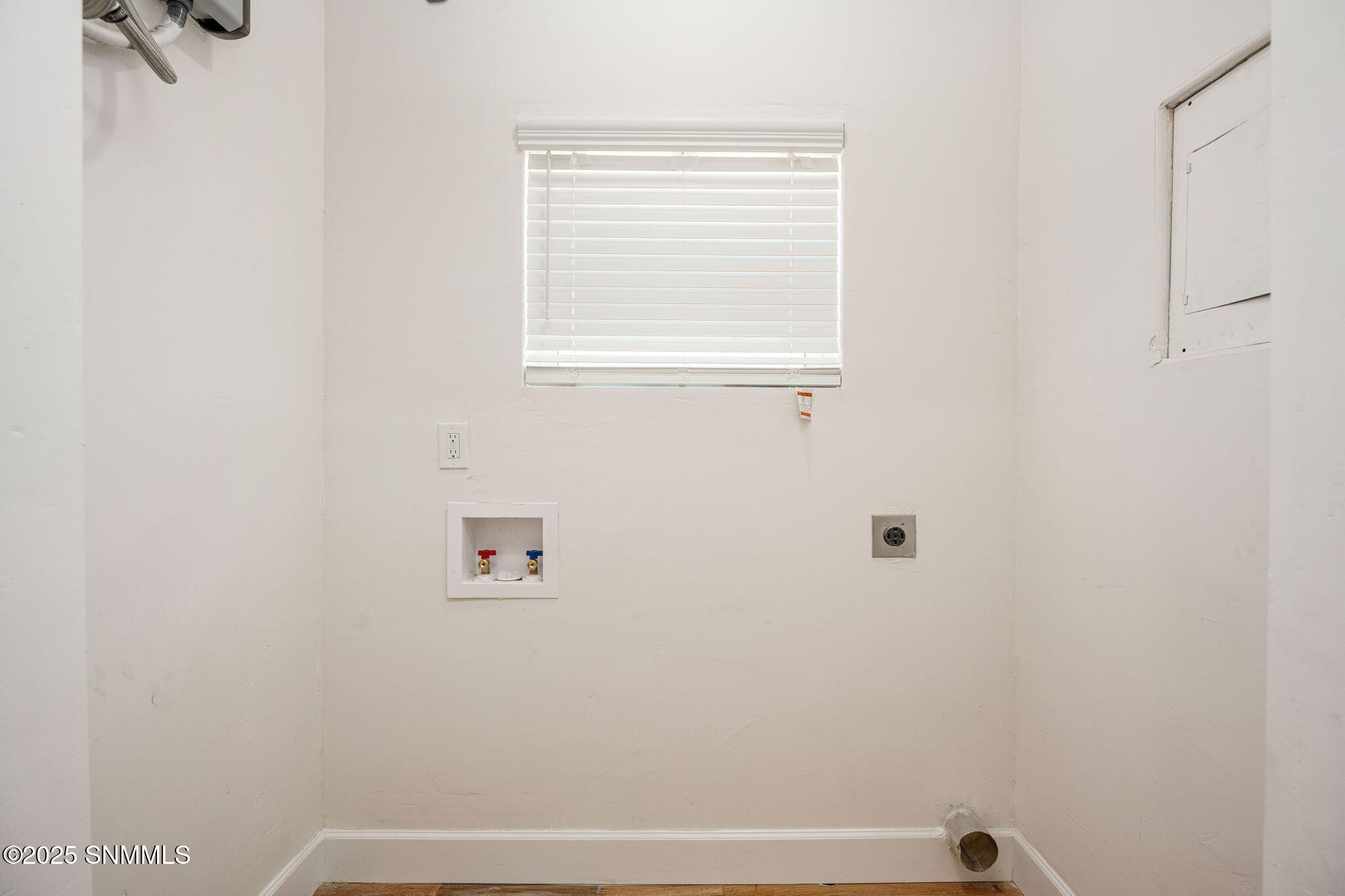 18-web-or-mls-Snappin Homes (Willoughby2