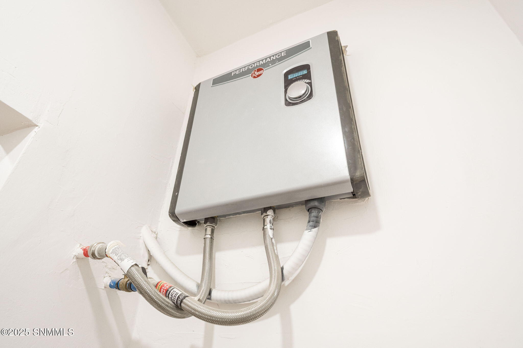 19-web-or-mls-Snappin Homes (Willoughby2