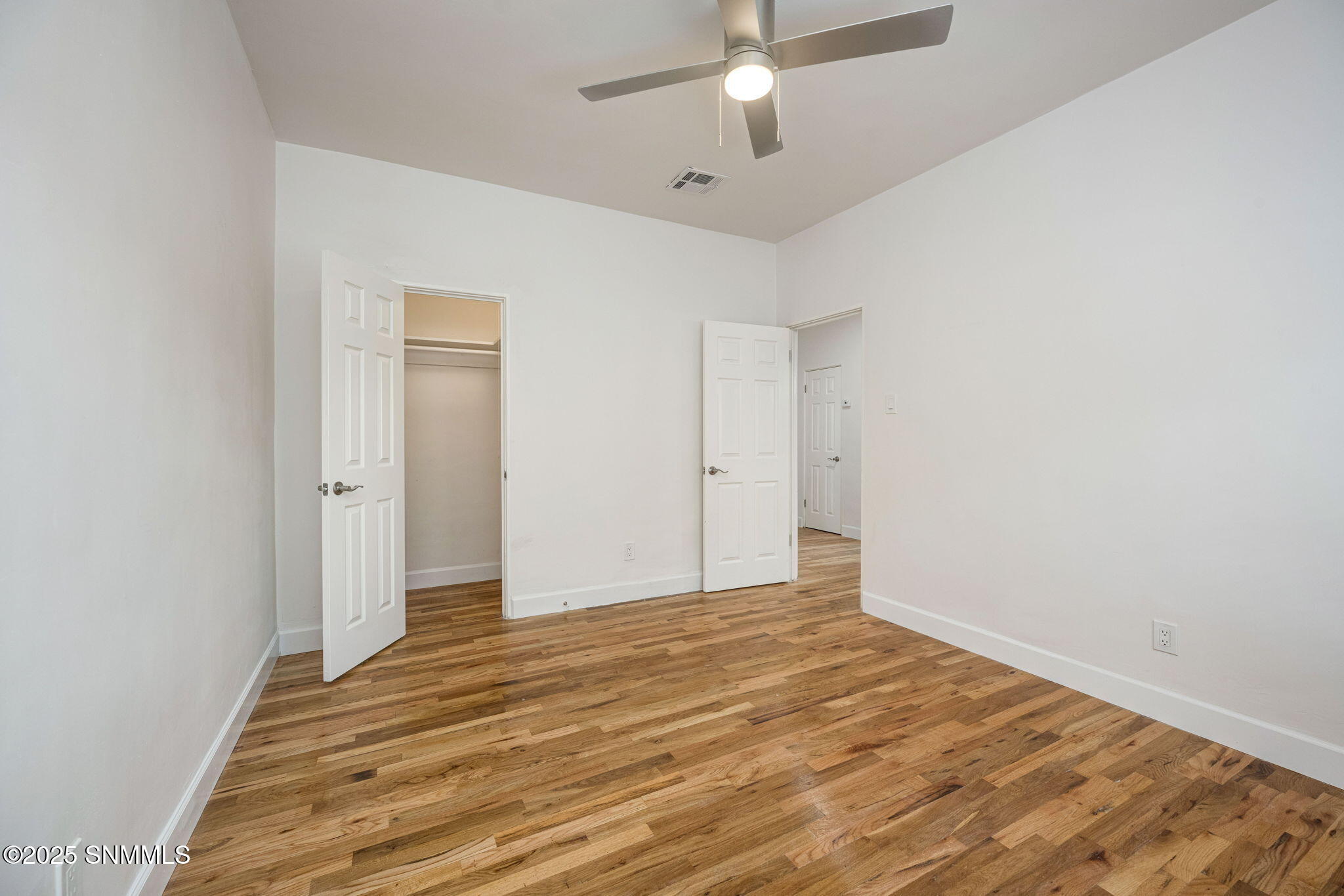 21-web-or-mls-Snappin Homes (Willoughby2