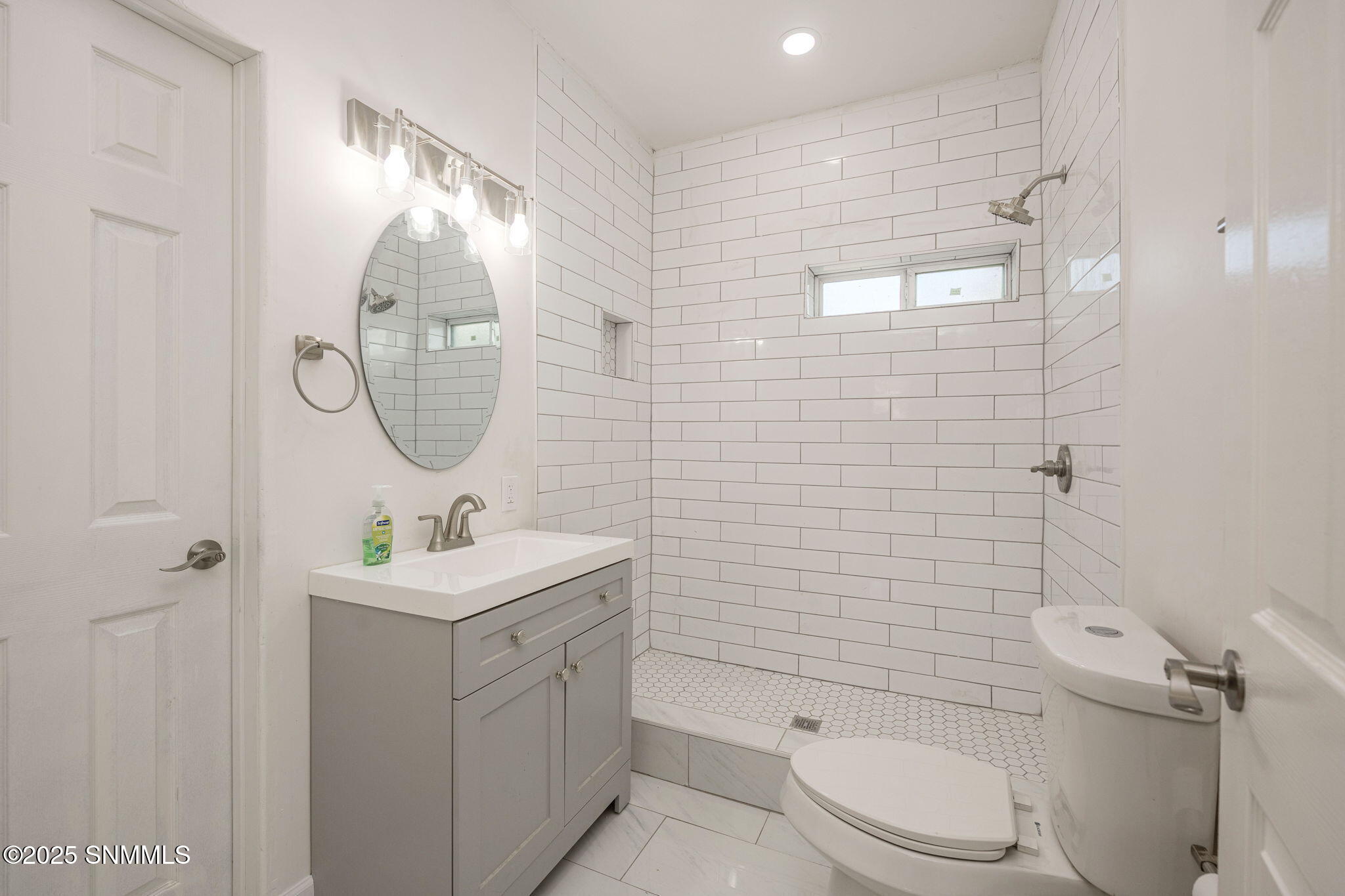 22-web-or-mls-Snappin Homes (Willoughby2