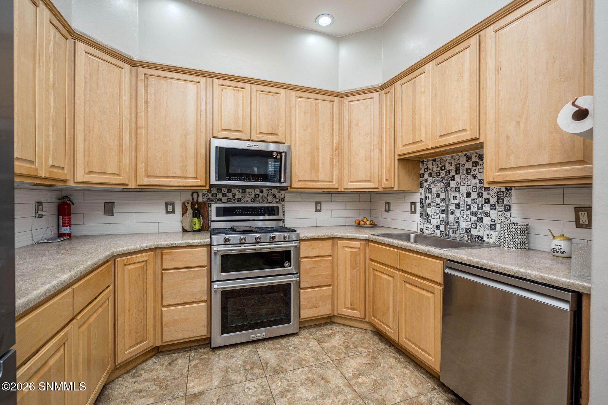 19-web-or-mls-Snappin Homes (SanCarlos51