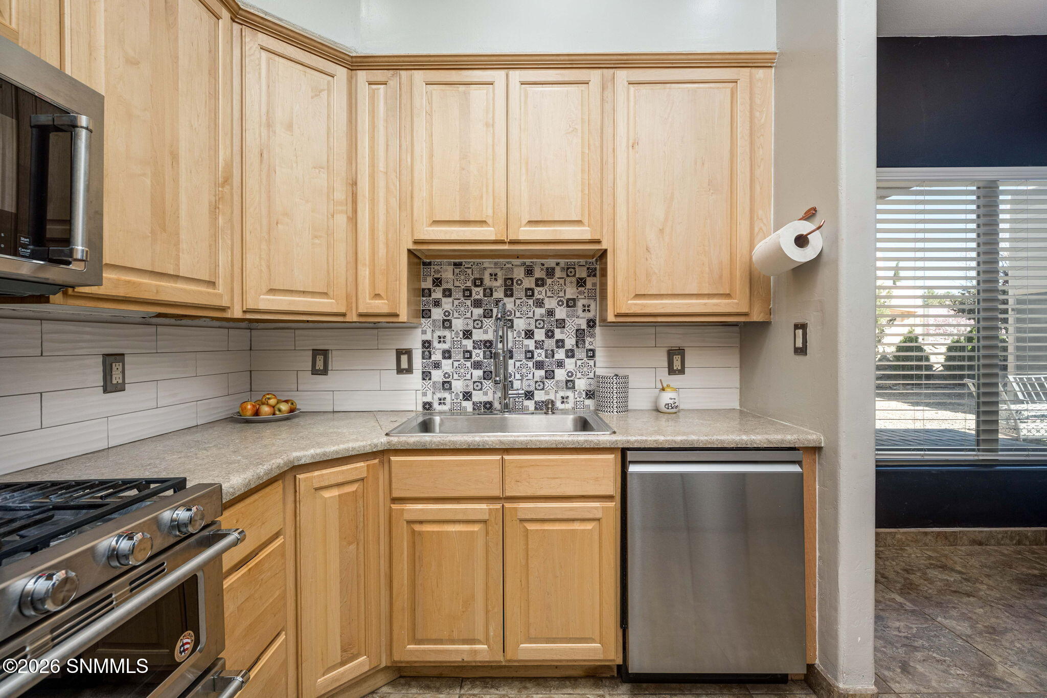 21-web-or-mls-Snappin Homes (SanCarlos51