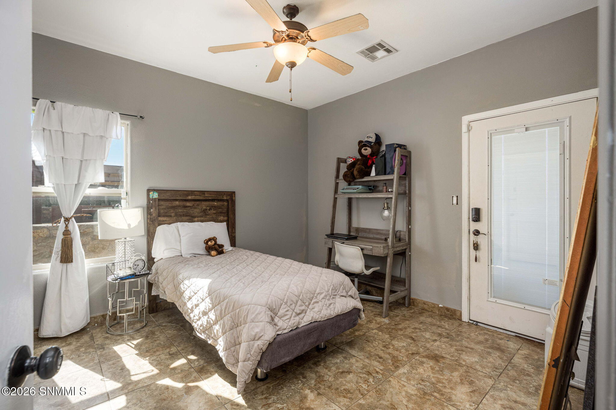 34-web-or-mls-Snappin Homes (SanCarlos51