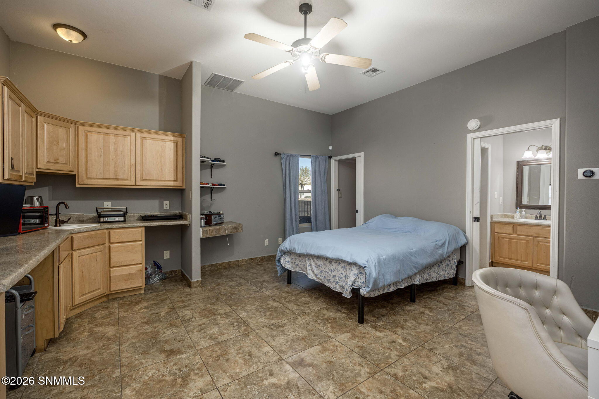 42-web-or-mls-Snappin Homes (SanCarlos51