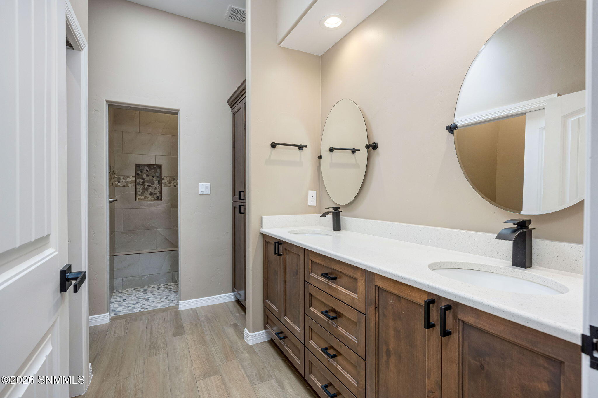 26-web-or-mls-Snappin Homes (Tayvis3893)