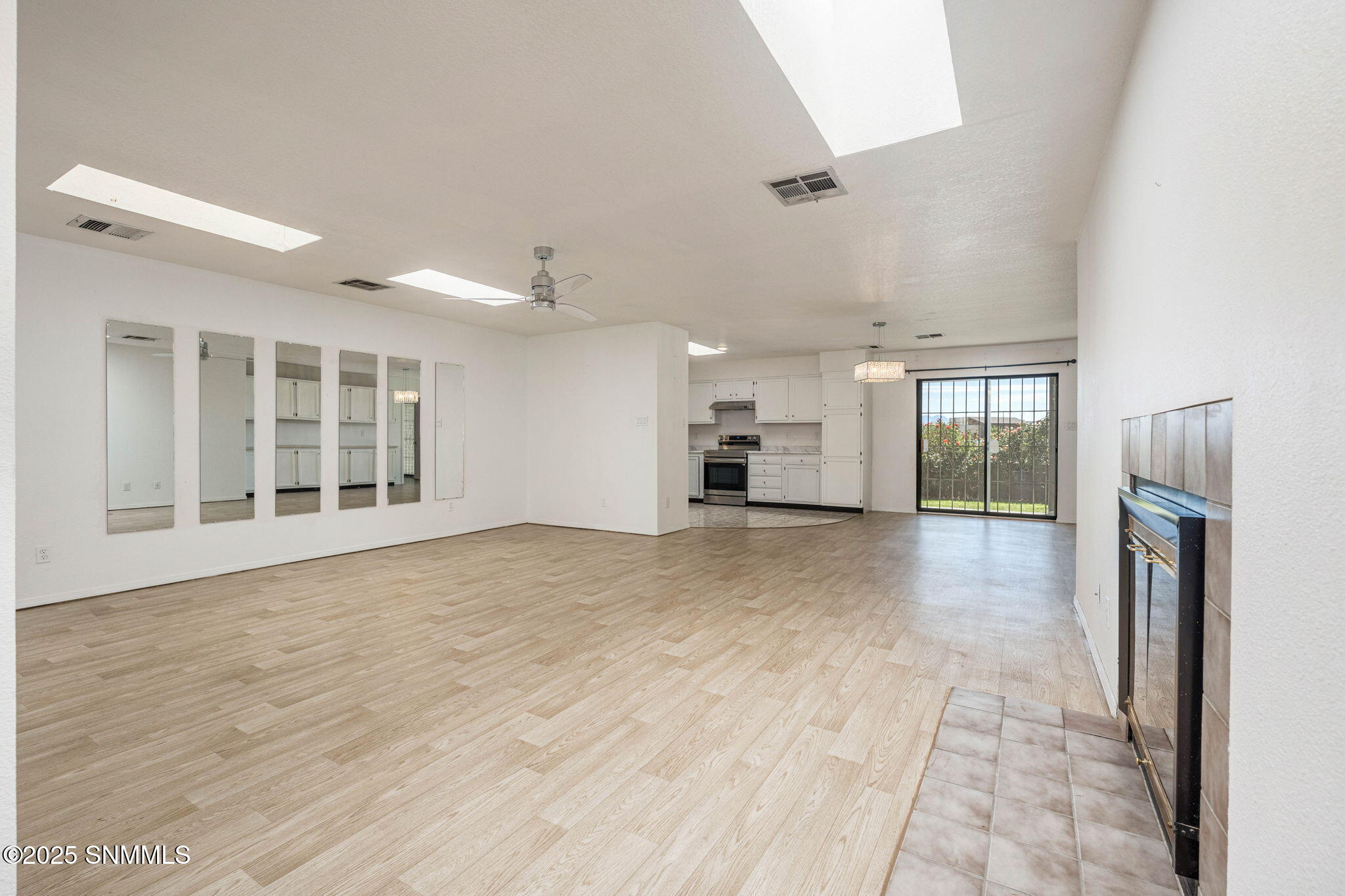 7-web-or-mls-Snappin Homes (CaminoDelRex