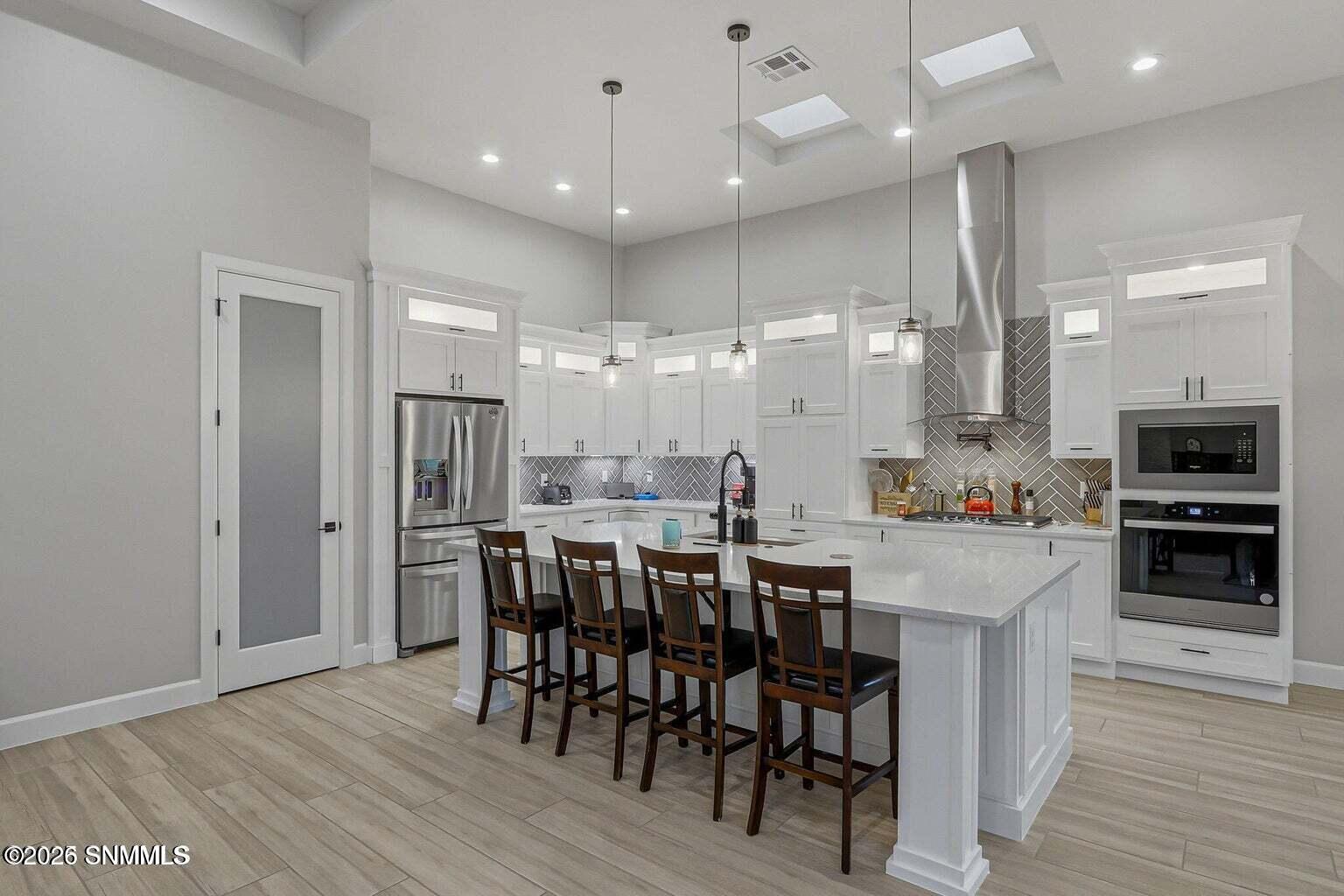 20251130173620598659000000-o