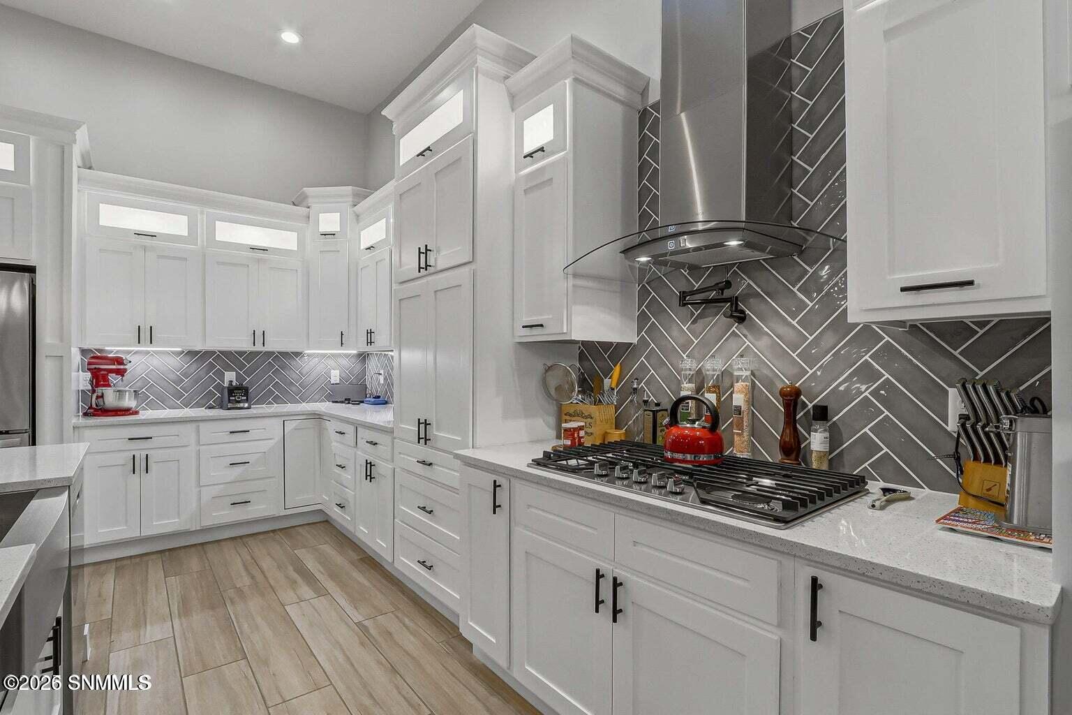 20251130173630240828000000-o