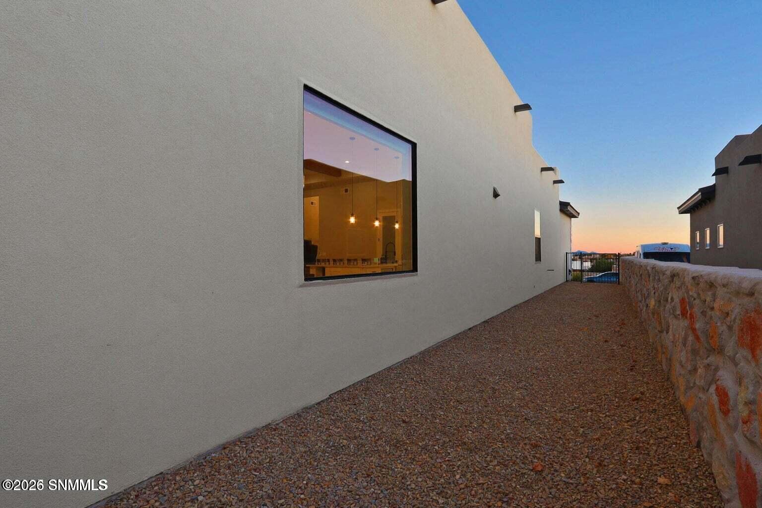 20251130173628296823000000-o