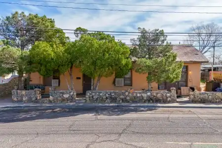 814 Mesquite Street, Las Cruces, New Mexico 88001, ,Residential Income,For Sale,Mesquite,2600803