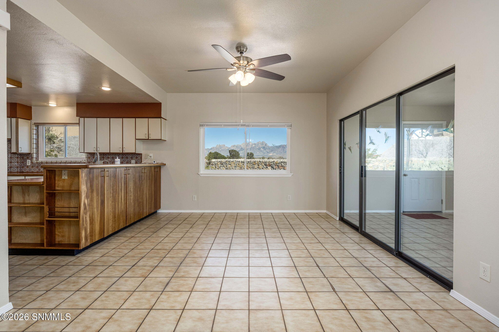 16-web-or-mls-Snappin Homes (MajesticRid