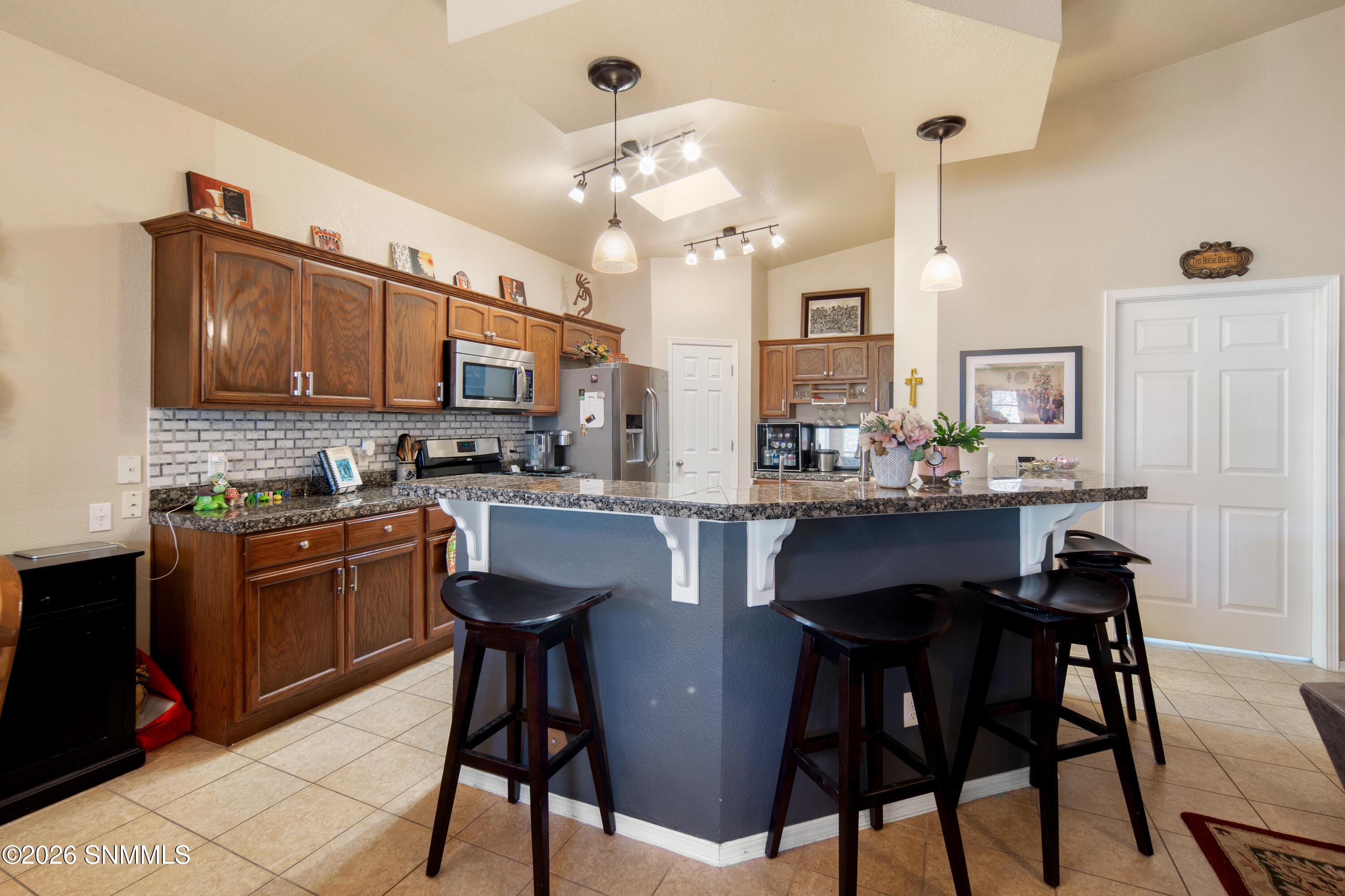 5805-Wales-MLS-Camera-Guy-8