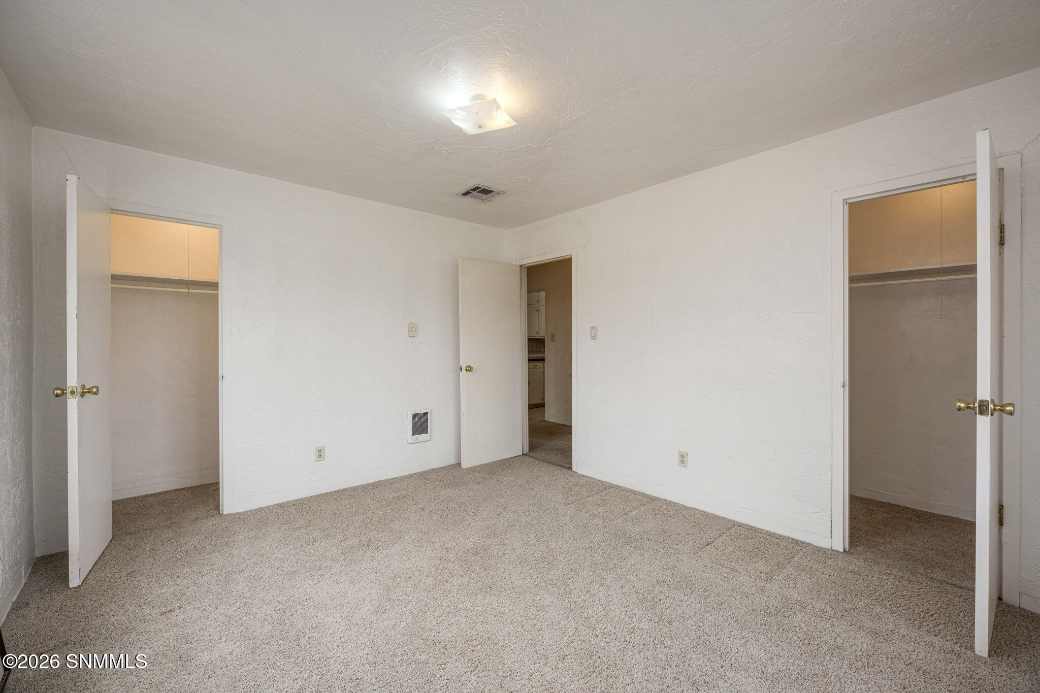 21-web-or-mls-Snappin Homes (Circle1065)