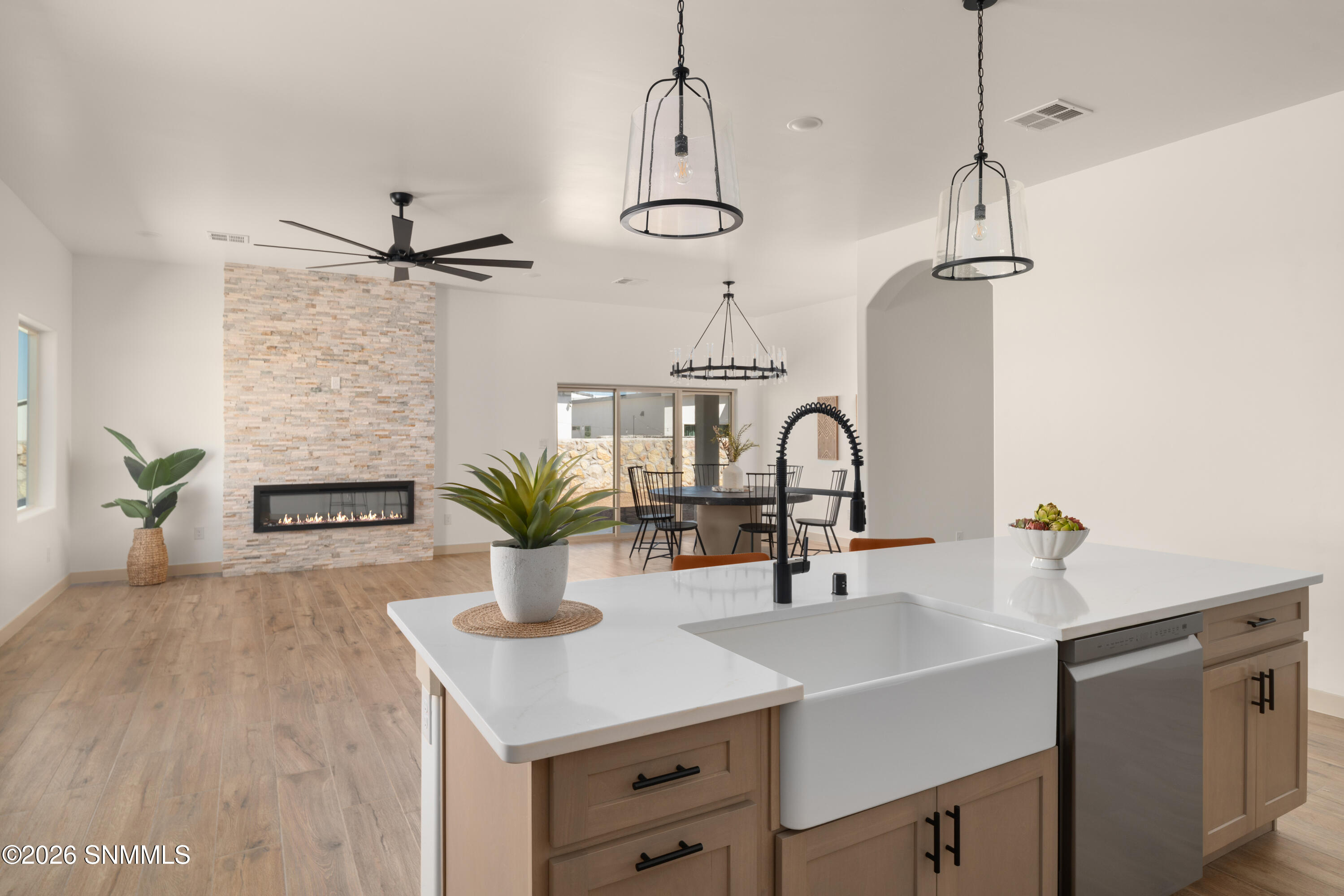 3631-Cardinal-MLS-Camera-Guy-11