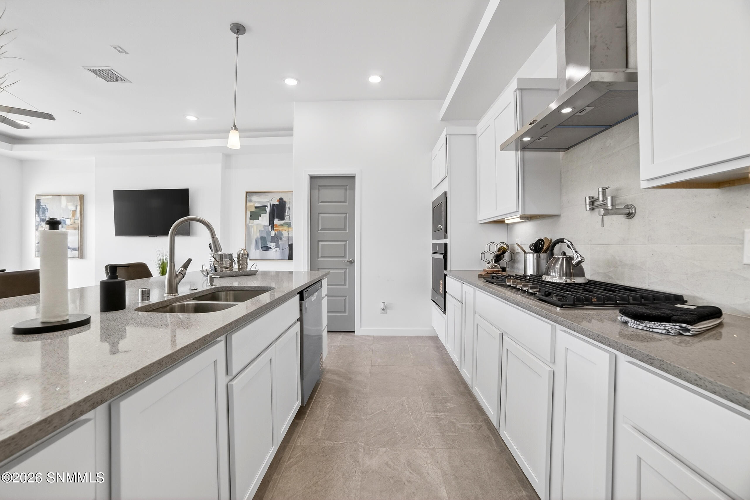 E-3 = 3625 SPRINGHAVEN MLS PIX-14